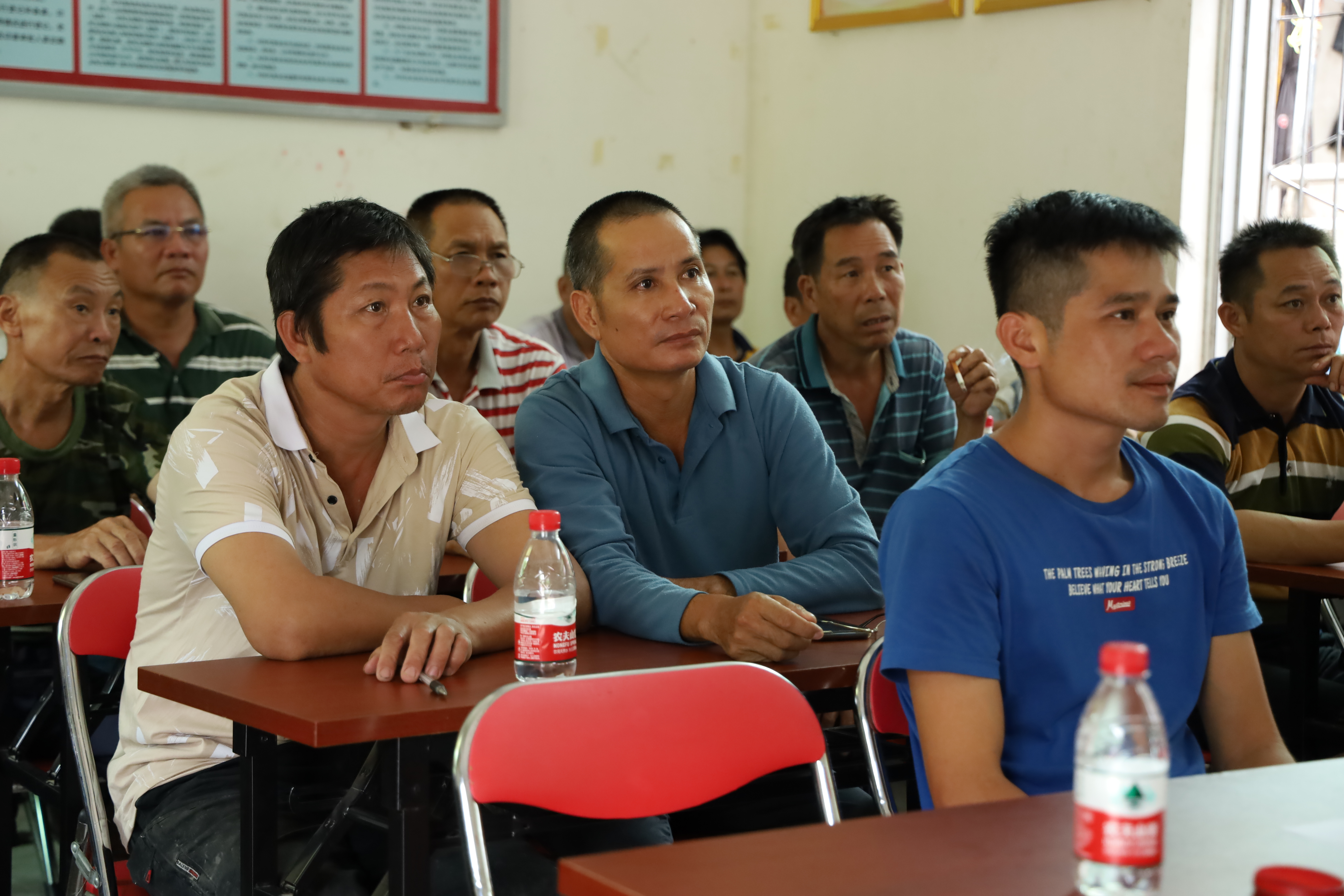 海师“红星闪烁”宣讲团走进五指山乡村开展党史宣讲