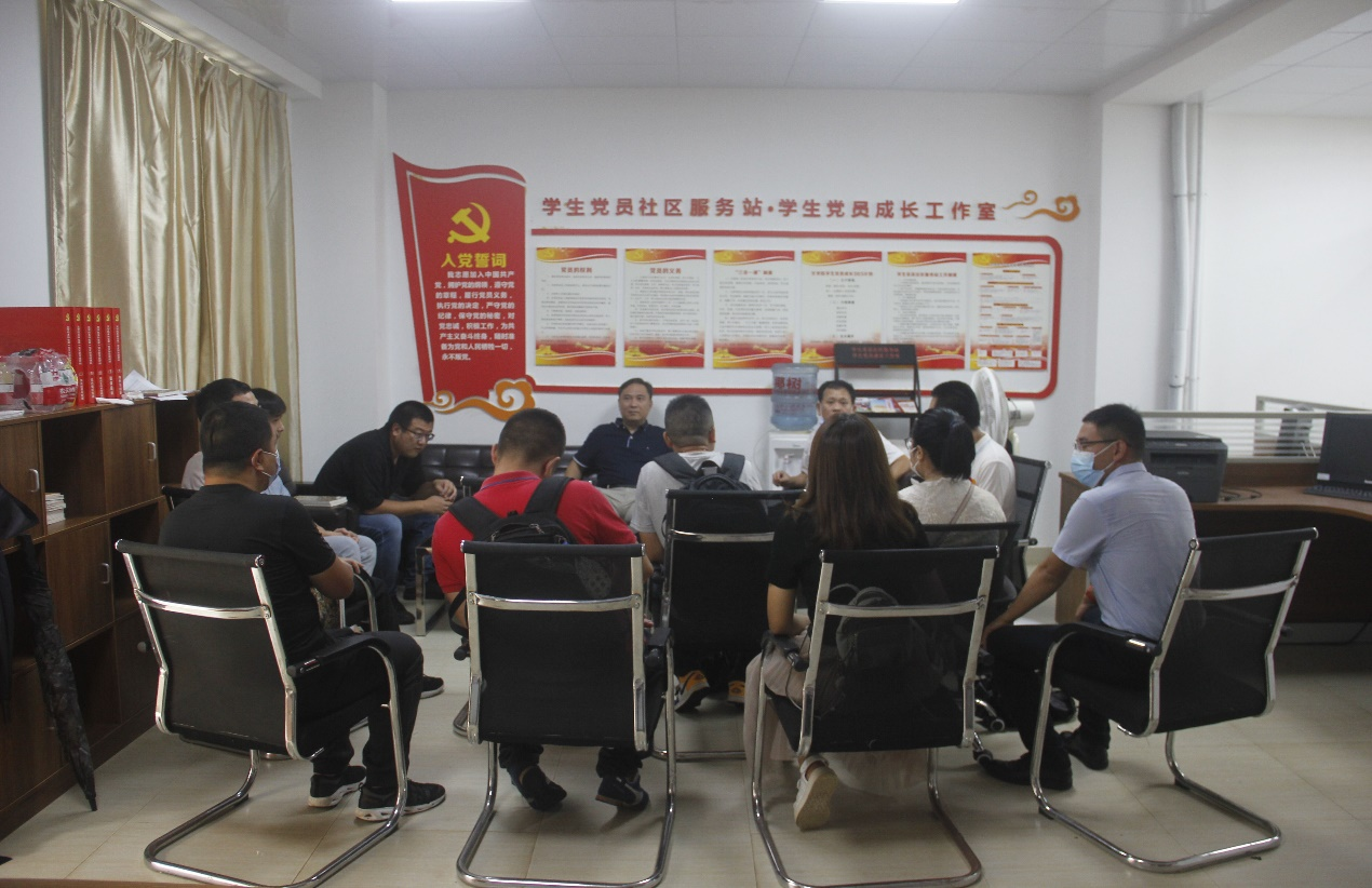 青年之声・文学院开展“查堵点、破难题、促发展”新学期走寝活动