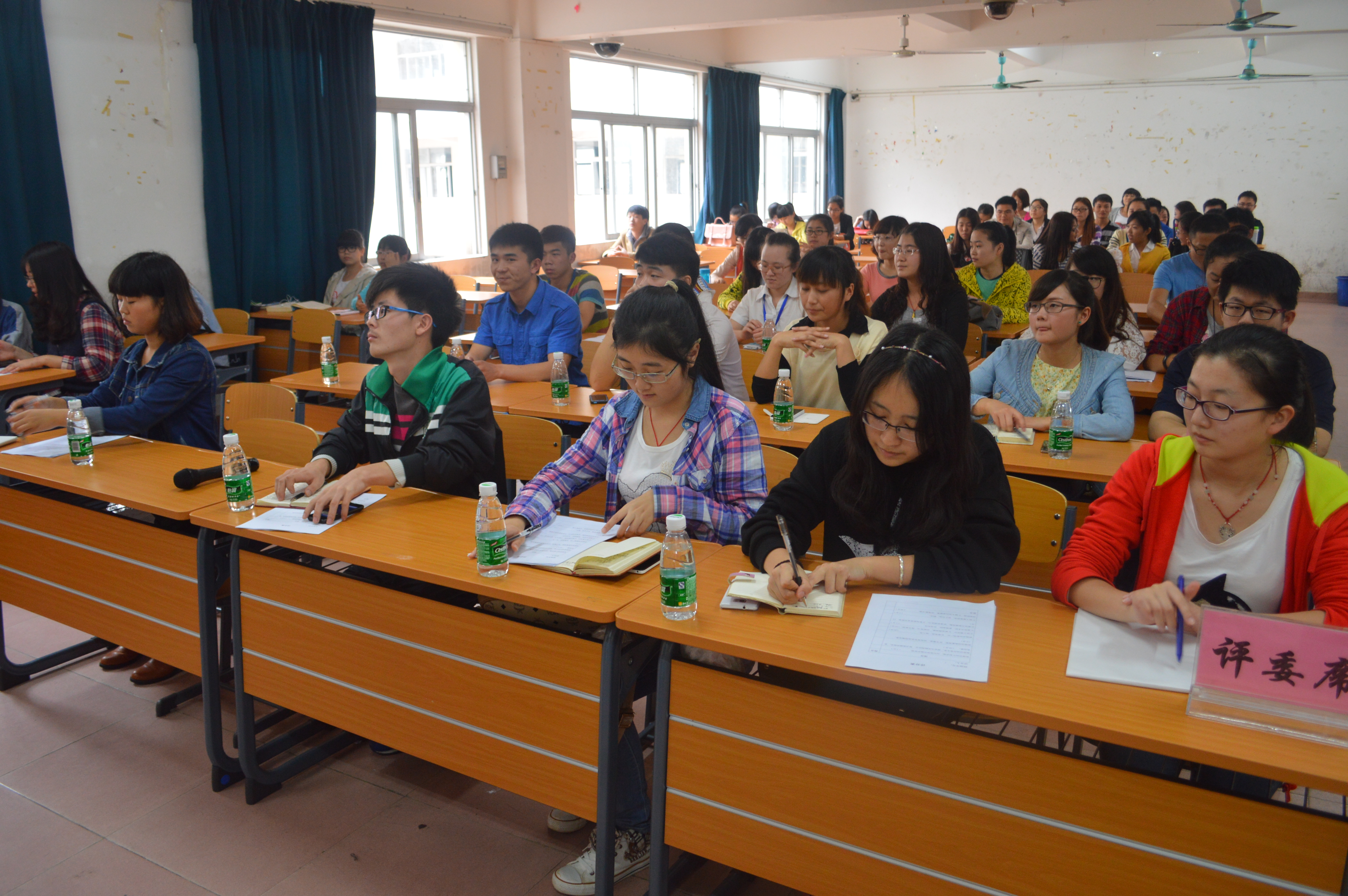 汇报问答展团日活动风采――记数学与统计学院团日活动汇报问答活动