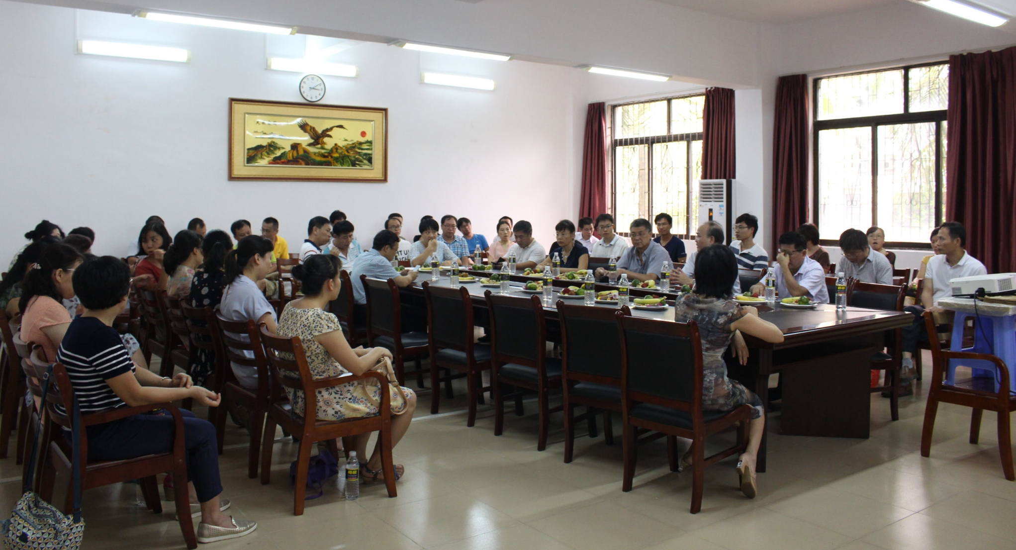 争创文明海口，喜迎教师佳节