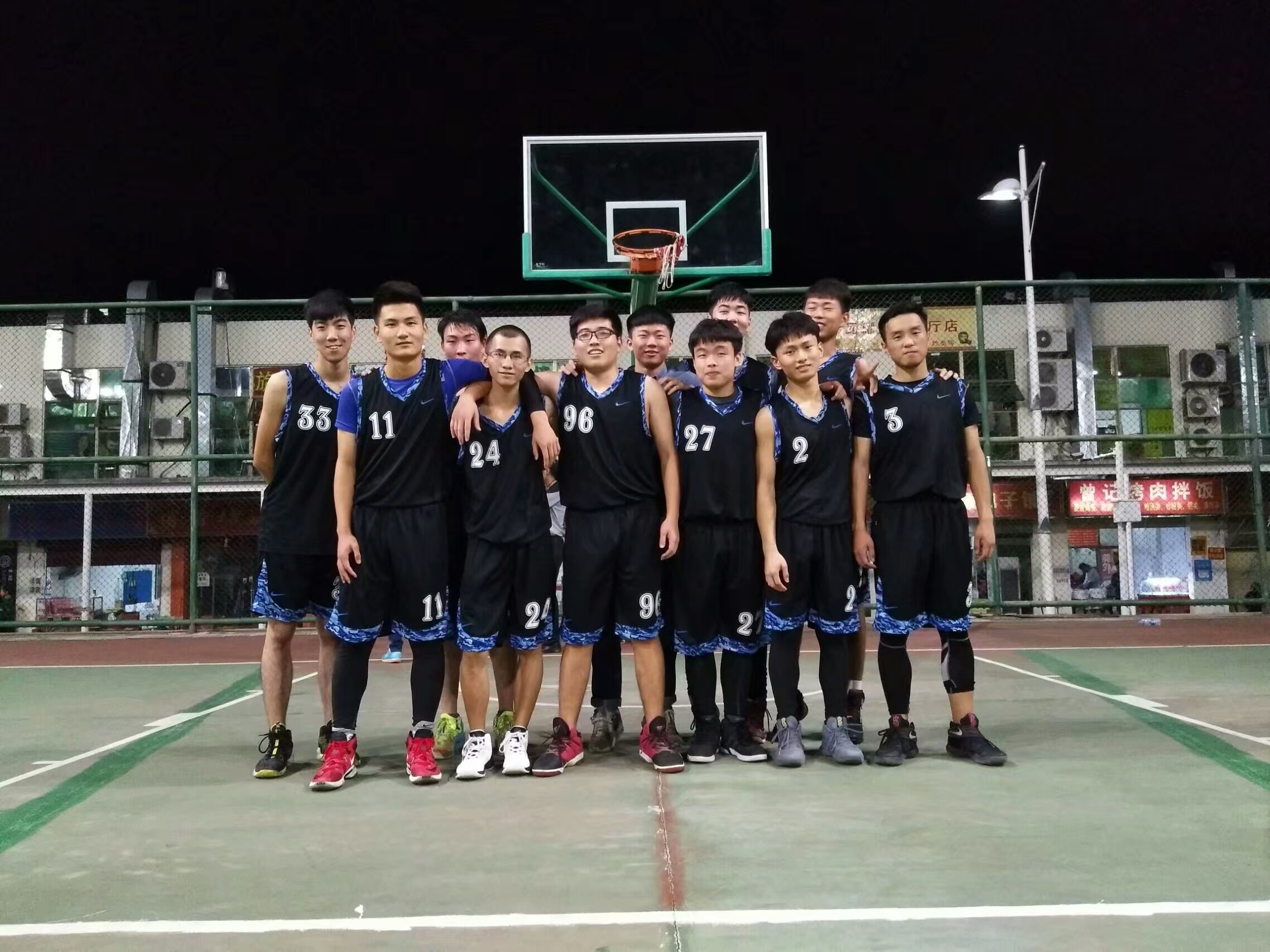 青年之声・加把劲，我们可以！――记外国语学院男篮女排Vs法院男篮女排