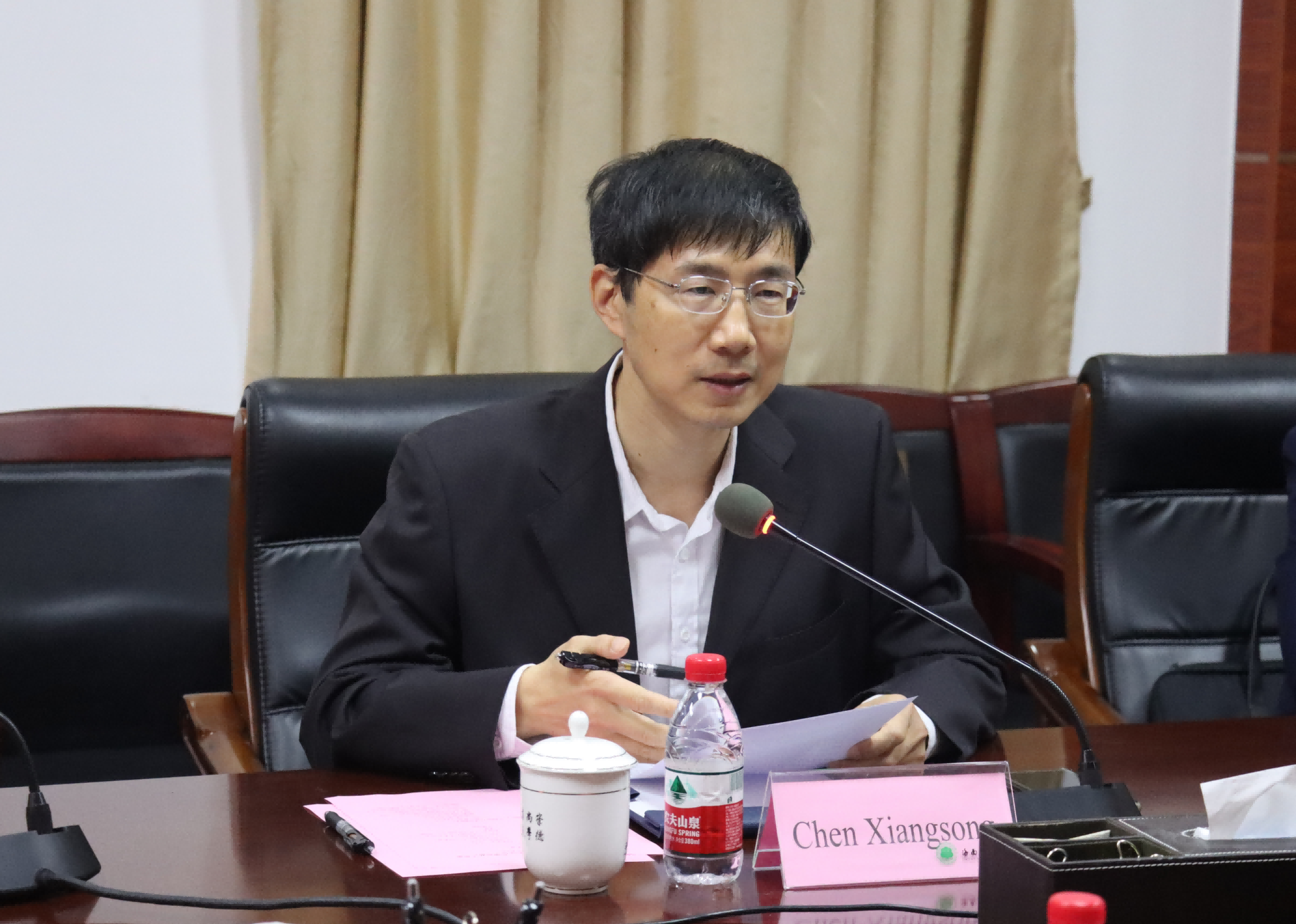 马来亚大学校长一行访问我校