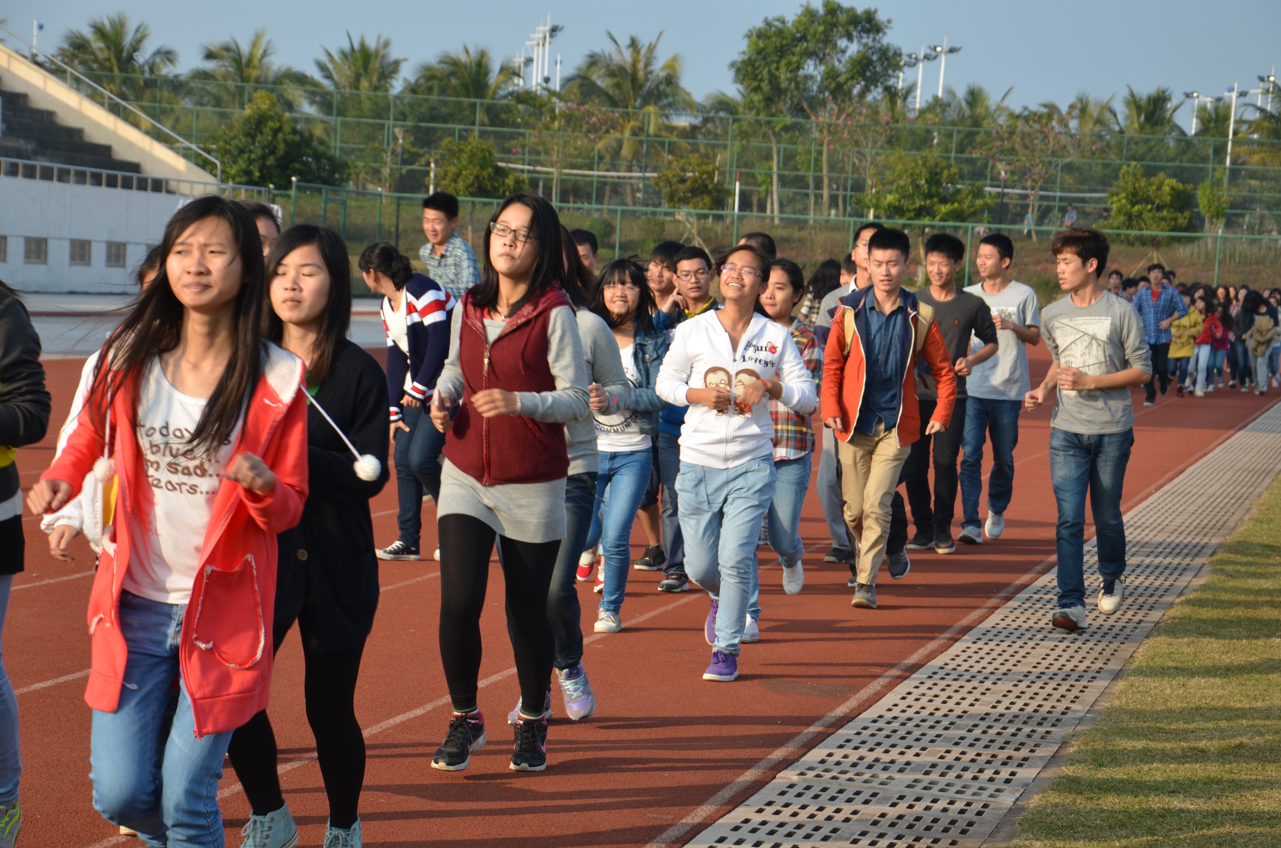 阳光体育，阳光人生――记经济与管理学院阳光体育大学生冬季长跑活动