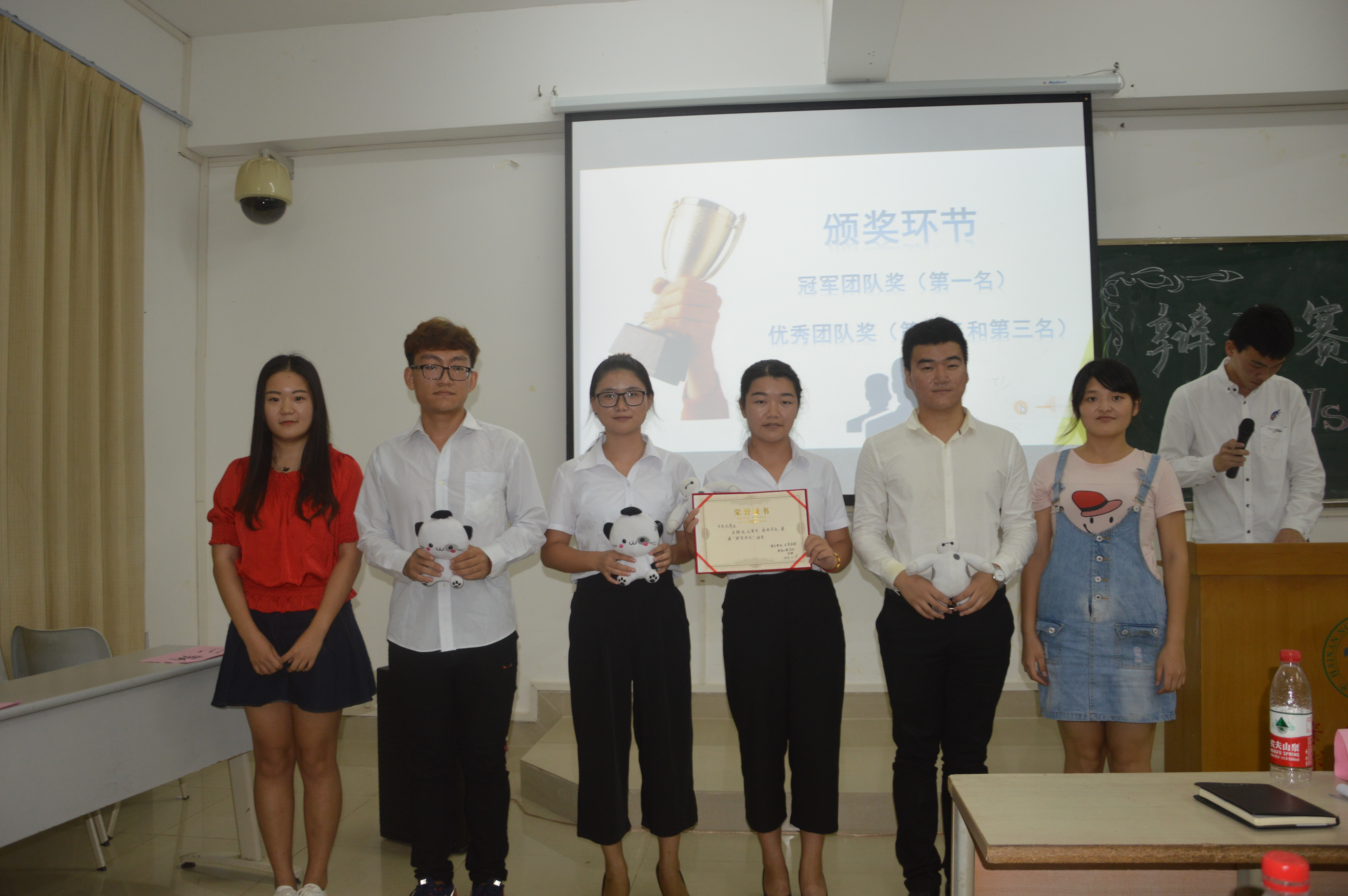 青年之声・教育与心理学院辩论赛取得圆满成功