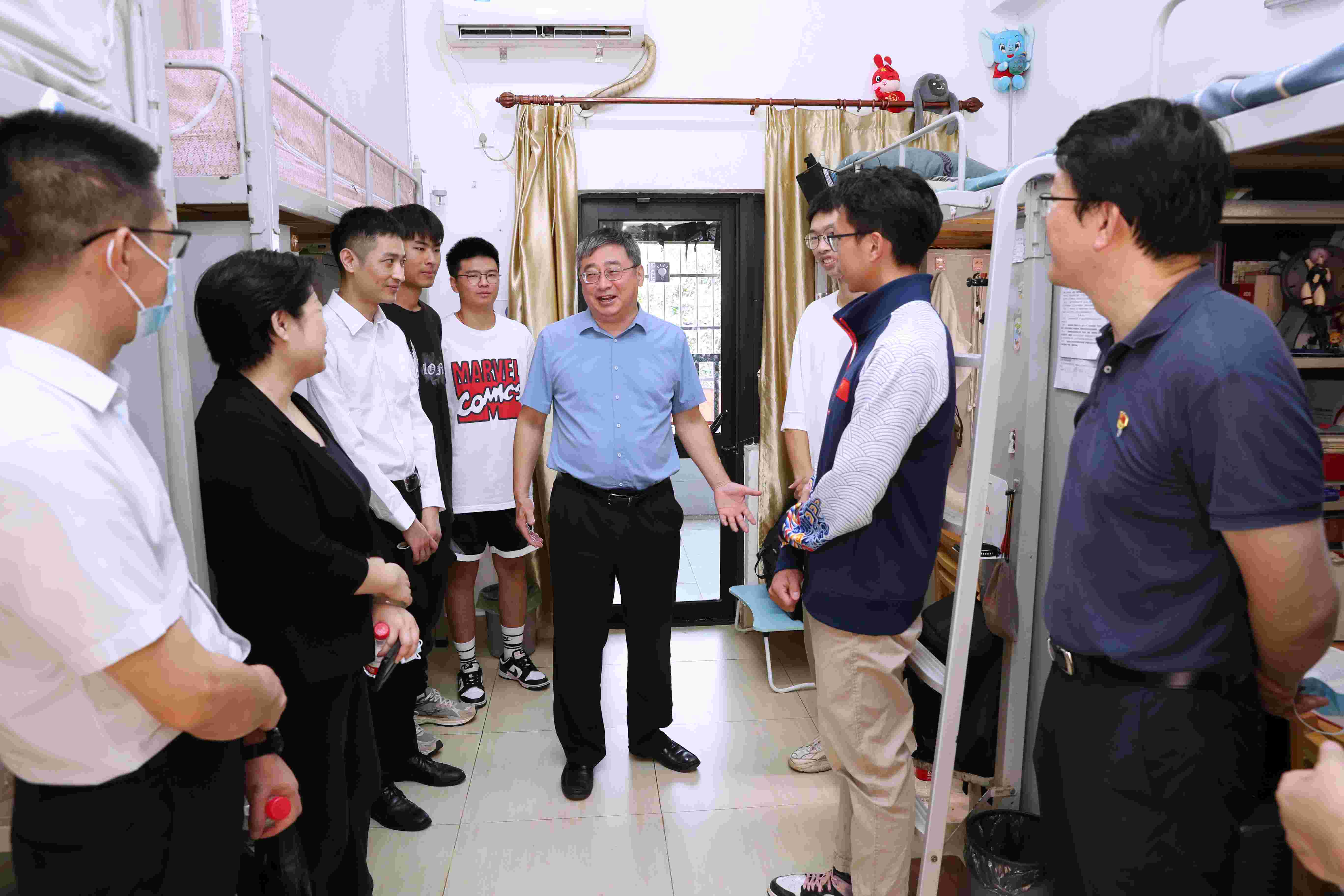 省委宣传部常务副部长张军一行来我校调研文明校园创建情况