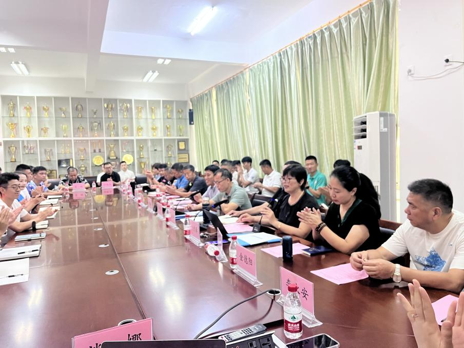 记我院召开2023级研究生师生见面会暨新生入学教育大会