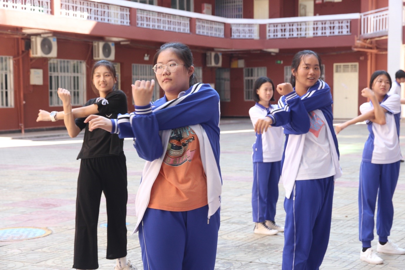 青年之声・三下乡