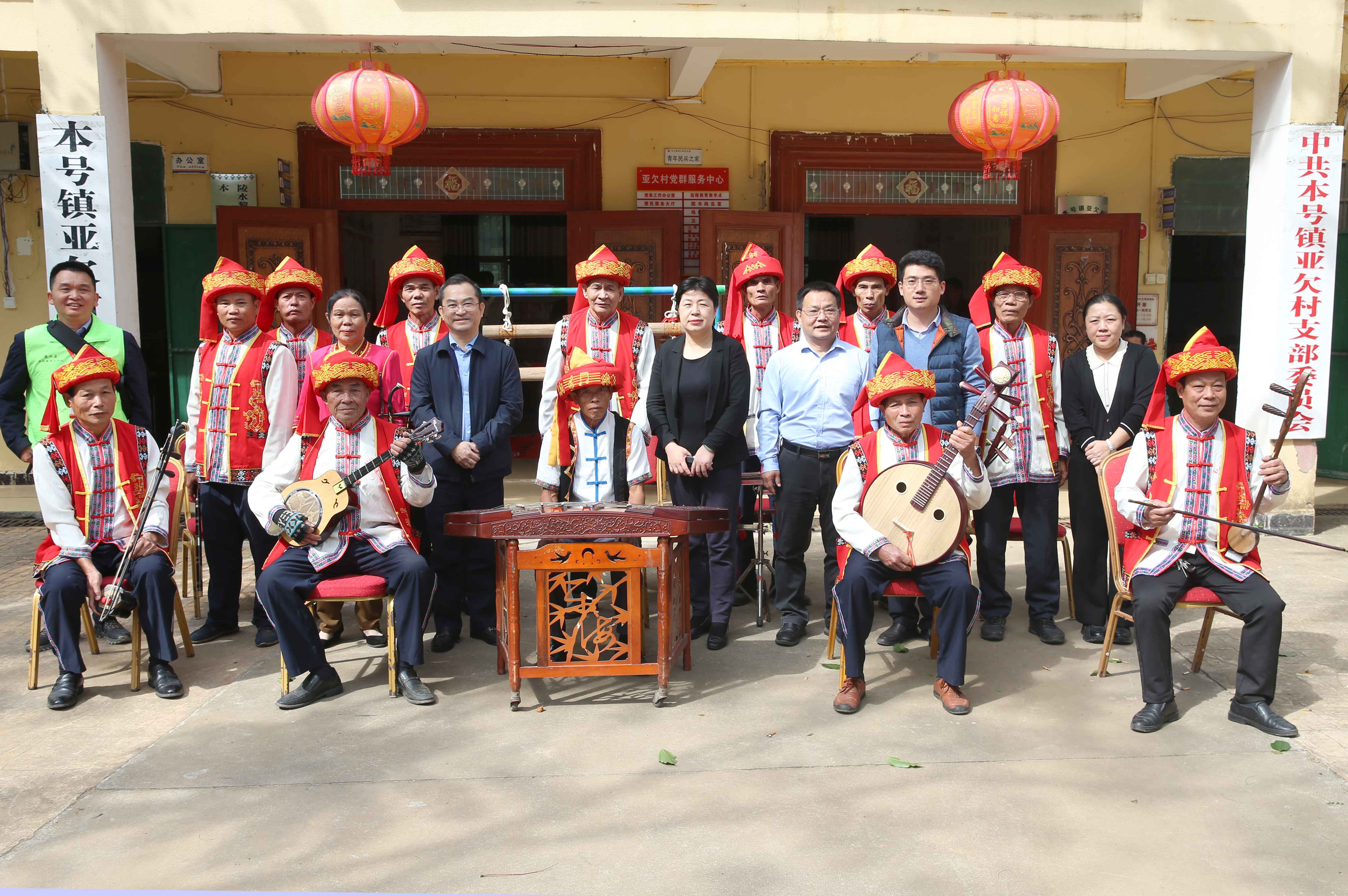 许玫带队调研乡村振兴工作并慰问驻村干部和困难群众