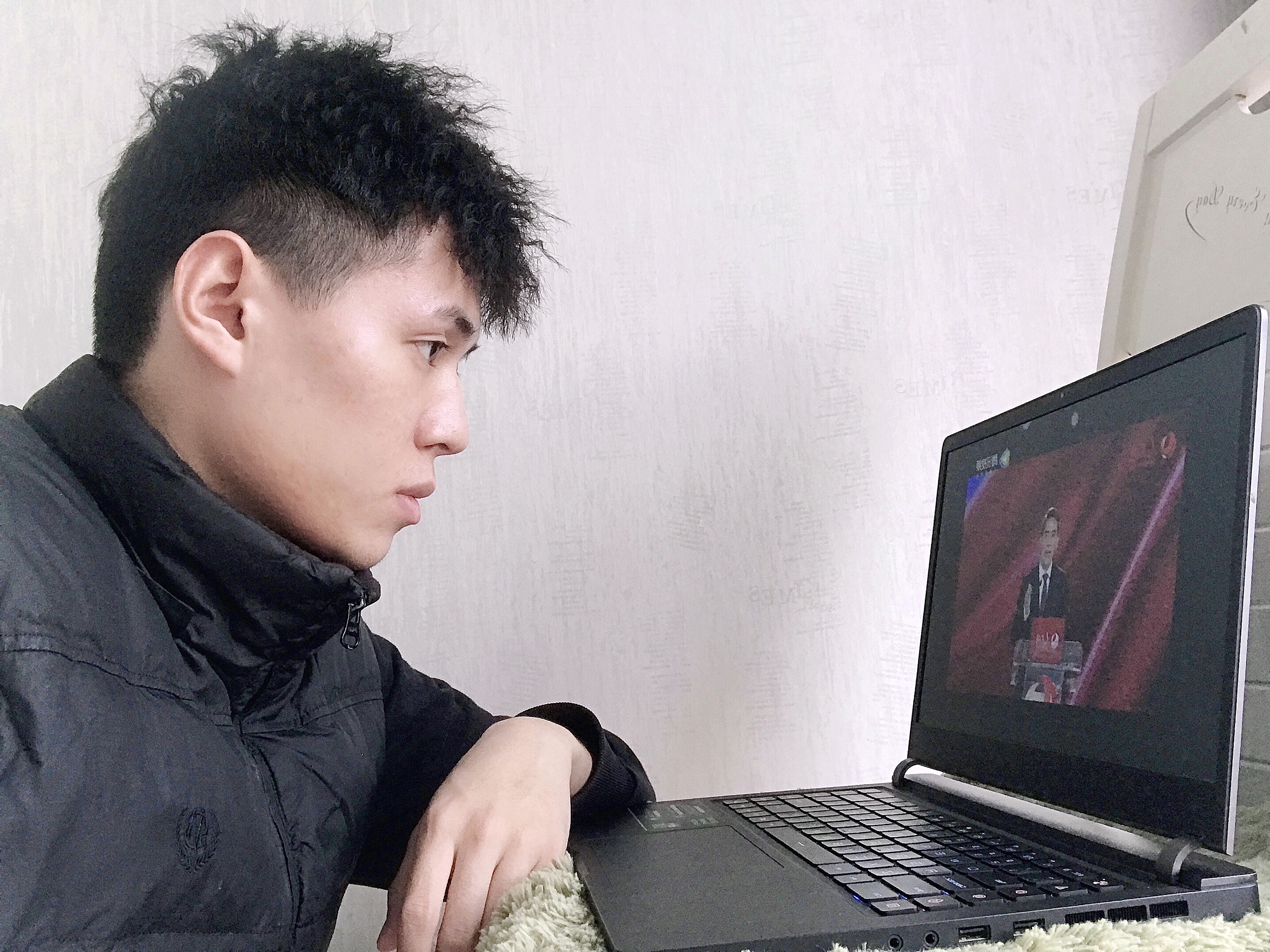 音乐学院学生党支部热议“疫情防控思政课”