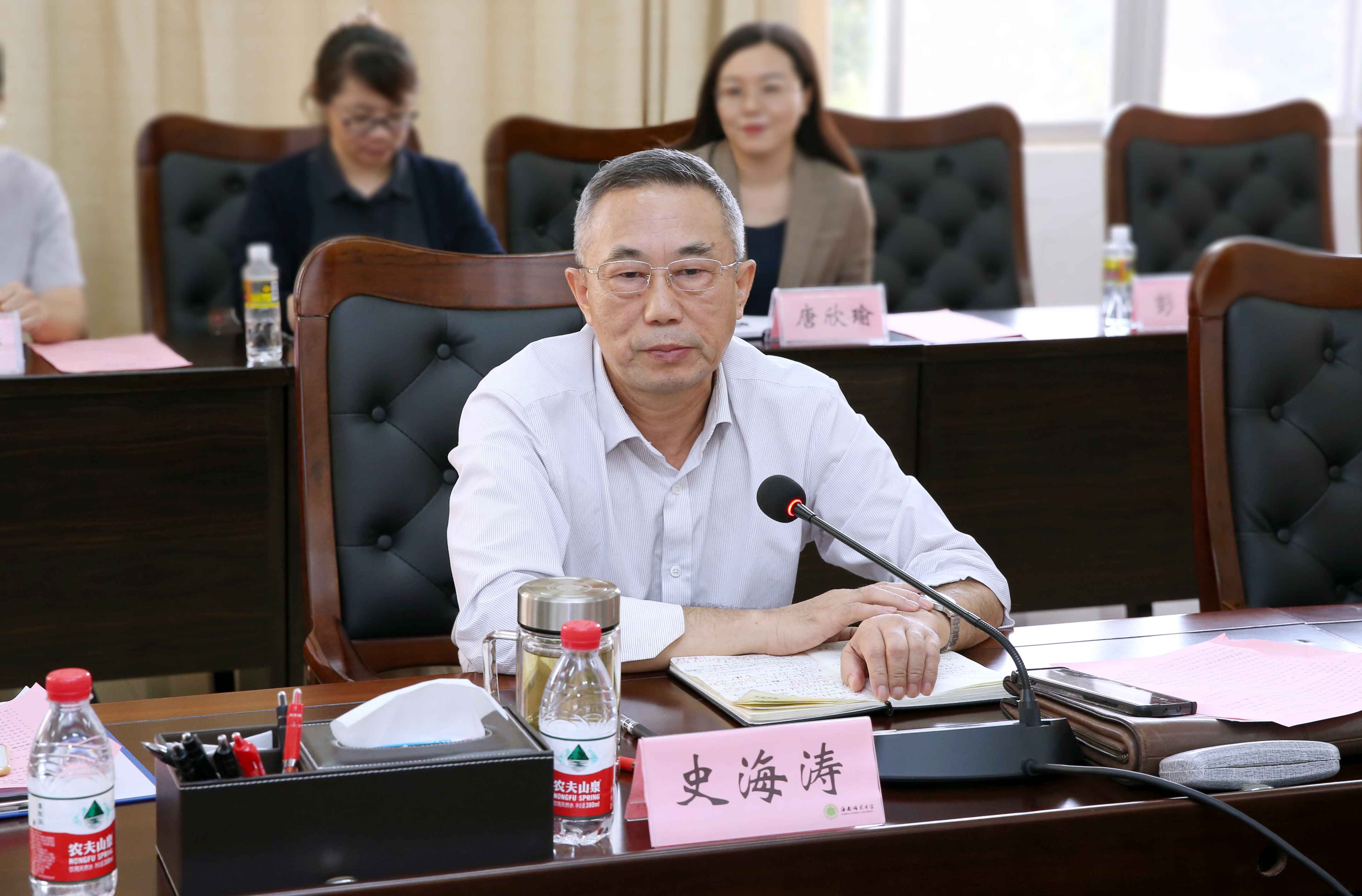 过建春主持召开“学习党的二十大精神，推动科研高水平发展”专家学者座谈会