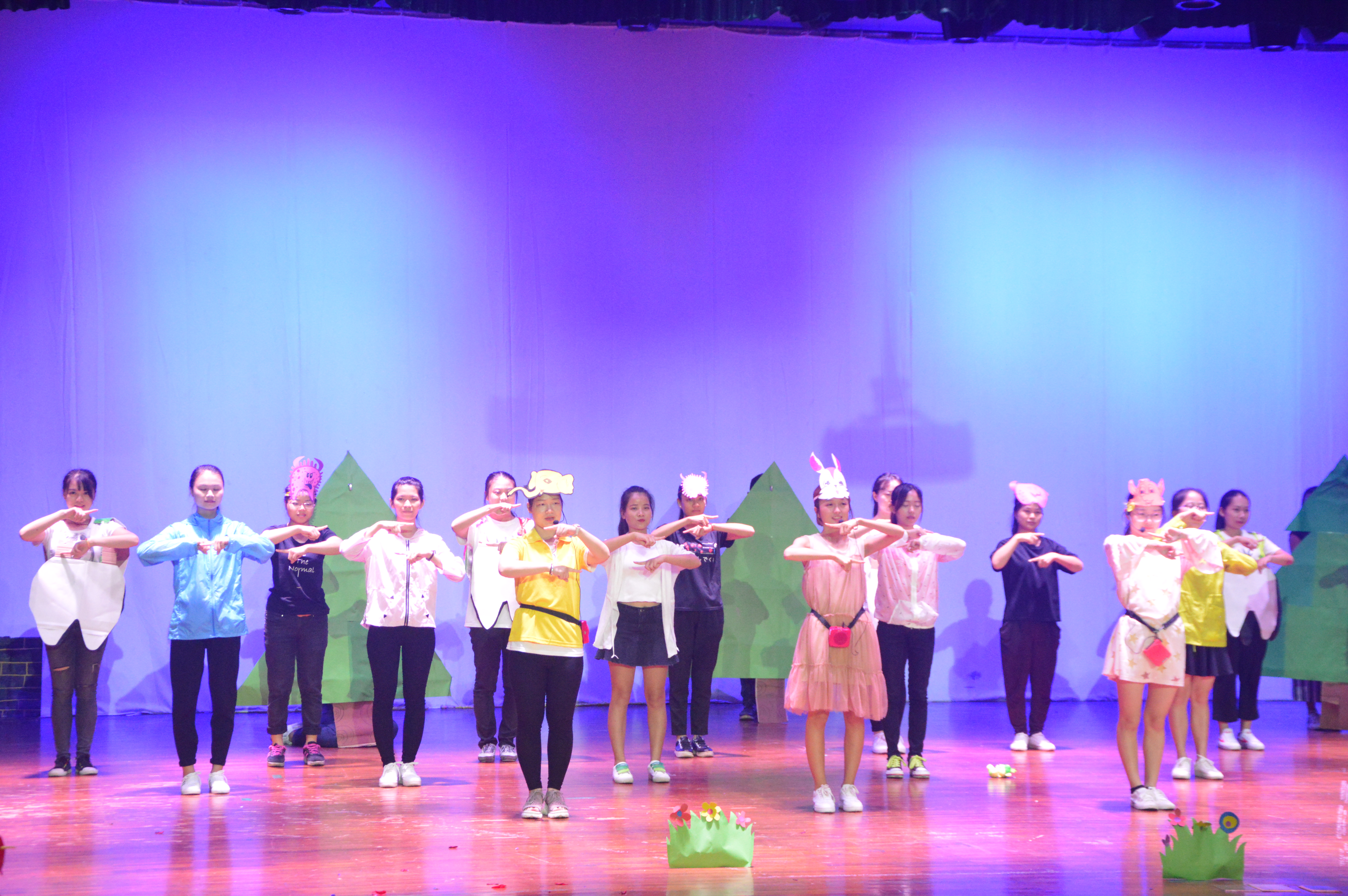 青年之声�q教育与心理学院六一幼儿园儿童剧表演