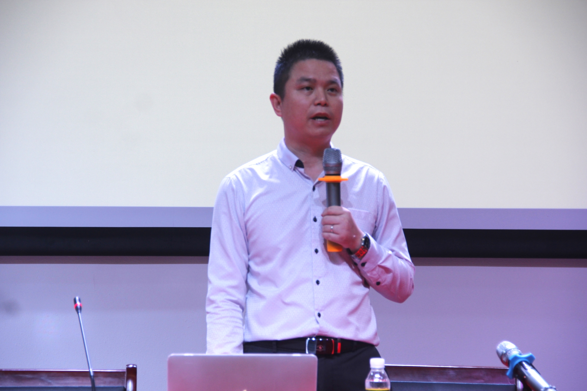 “践行十九大精神・做创新青年”文学院系列讲座之创新创业专题讲座         