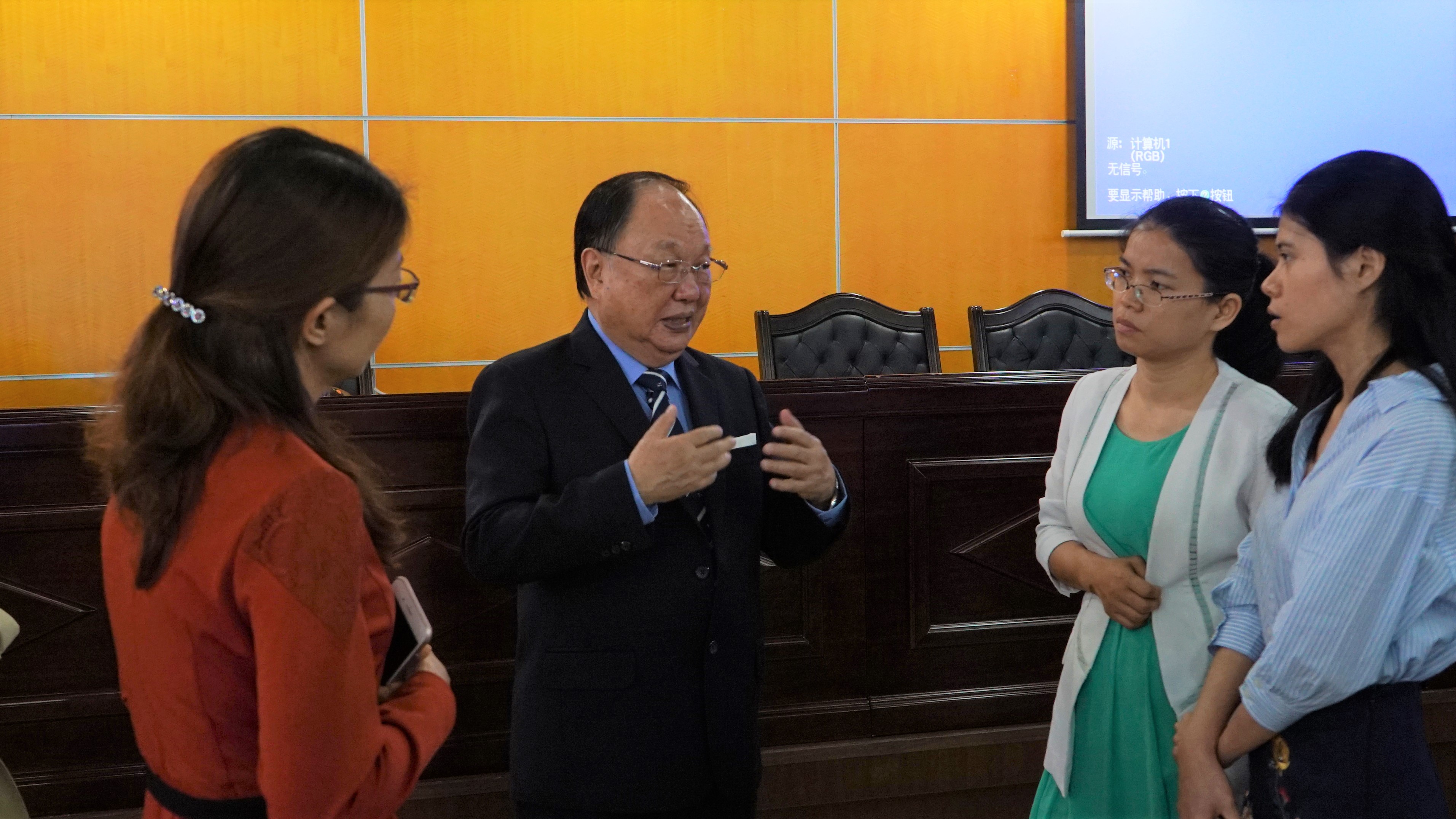 我校举办“精品在线开放课程”名师专题讲座