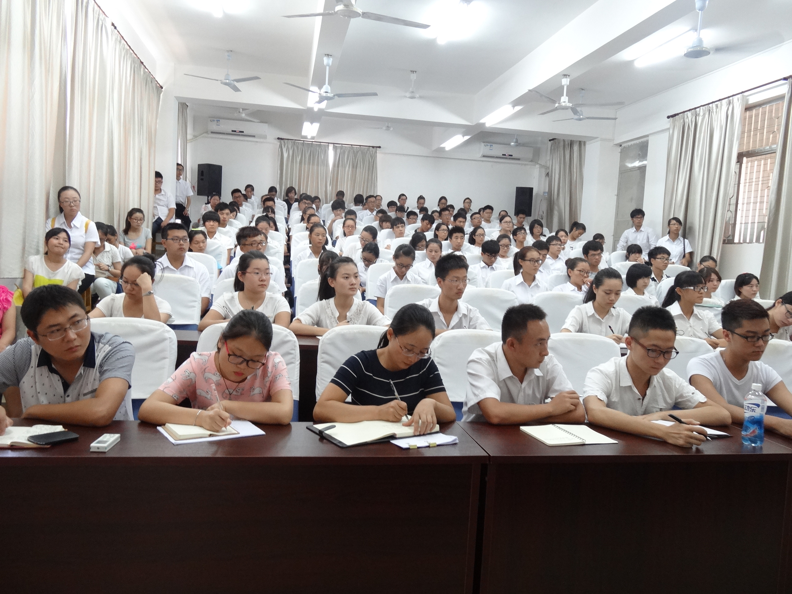 树立学干意识,履行学干职责――生命科学学院“团学干部培训”首期顺利开讲
