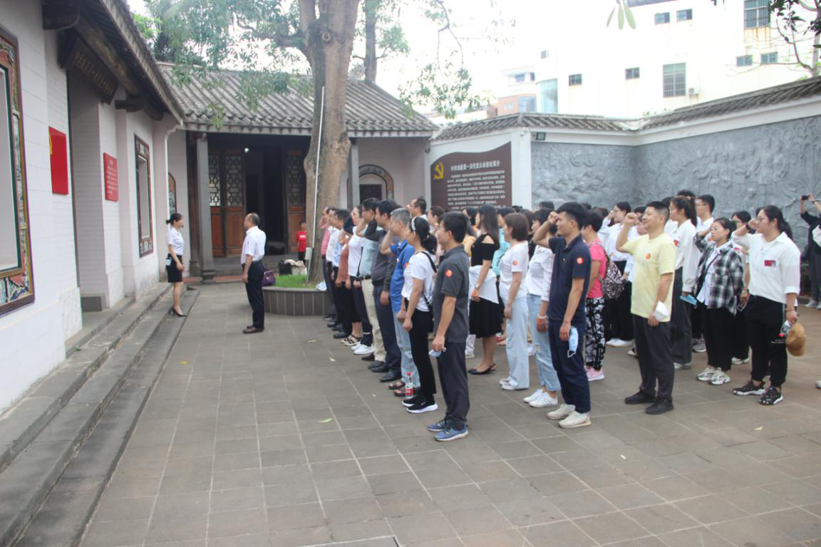 经济与管理学院开展“重温入党誓词 走进美丽乡村”主题党日活动