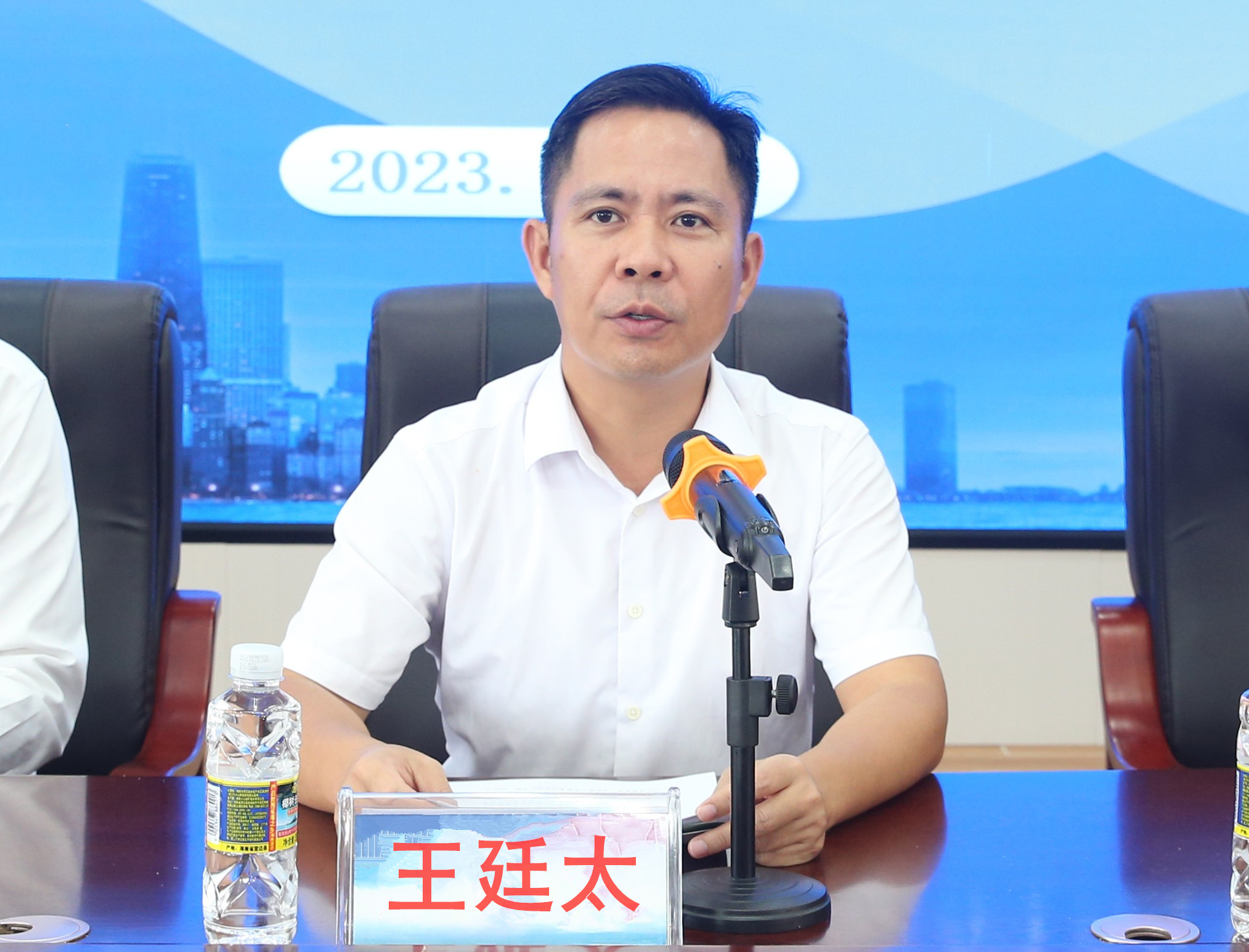 陈相松一行出席“教授博士团队服务基础教育”项目启动仪式并看望实习生