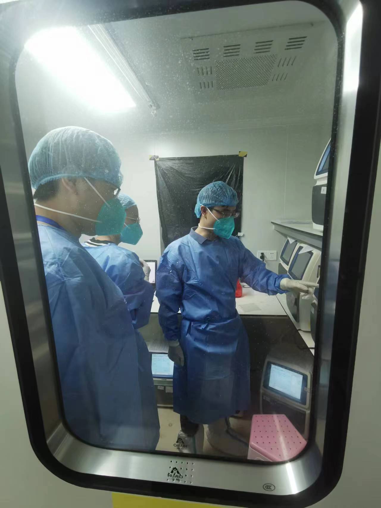 疫情肆虐，党员冲锋在前，带头逆行――记机关第九支部（教务处）党员志愿者