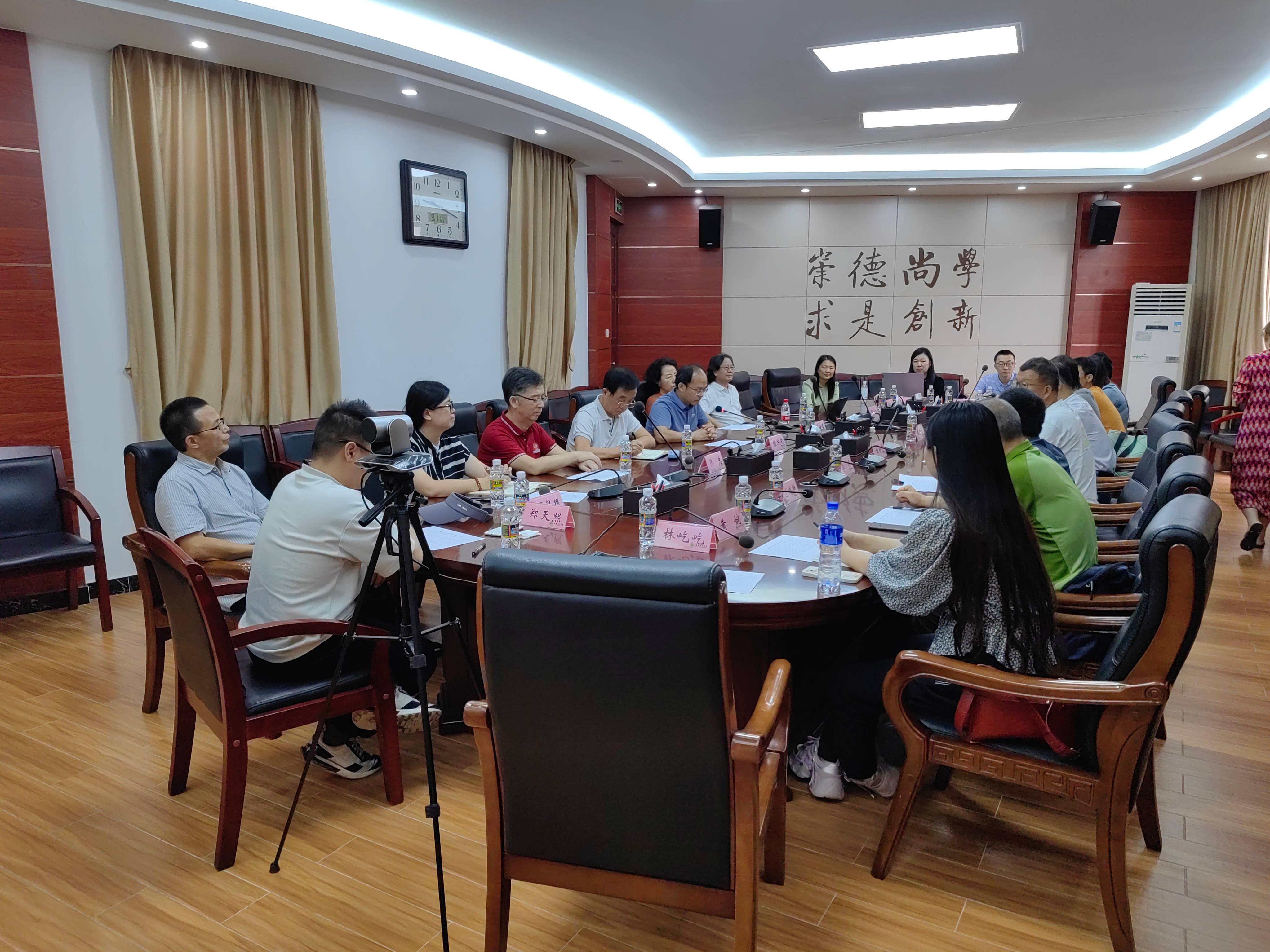 央视《百家讲坛》栏目组走进海师