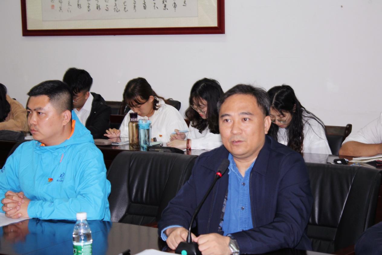 青年之声・记文学院学习优秀校友脱贫攻坚先进事迹分享会