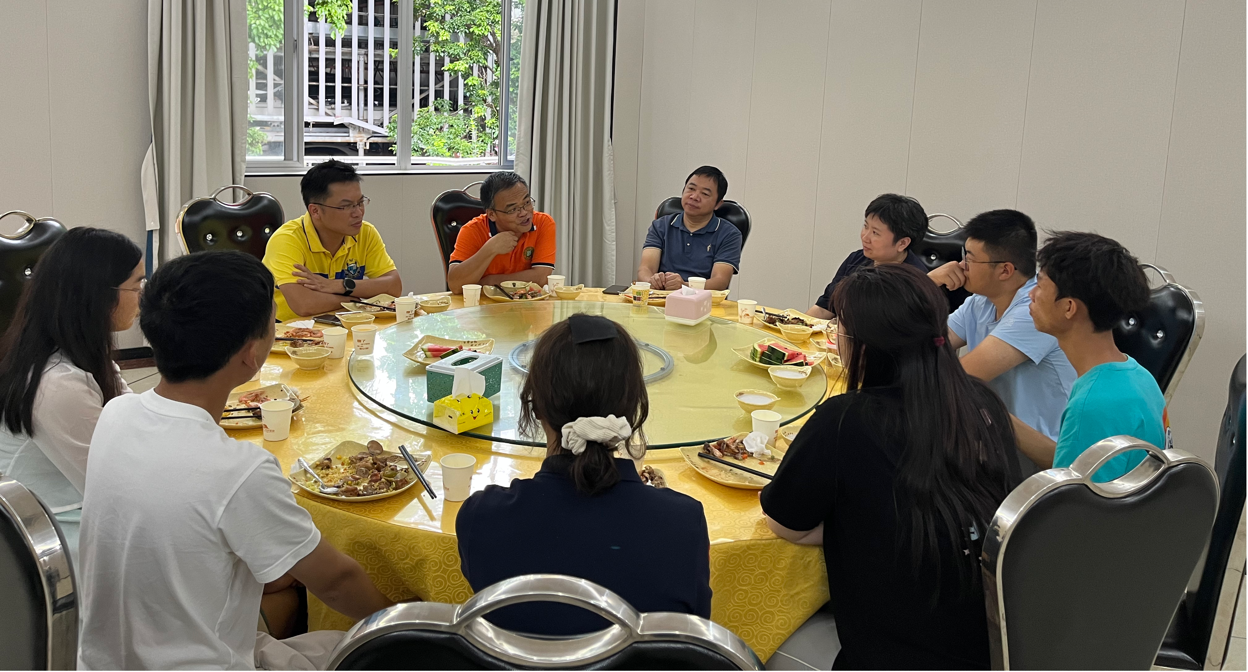 多方联动促进师生交流，党建引领关注学生成长