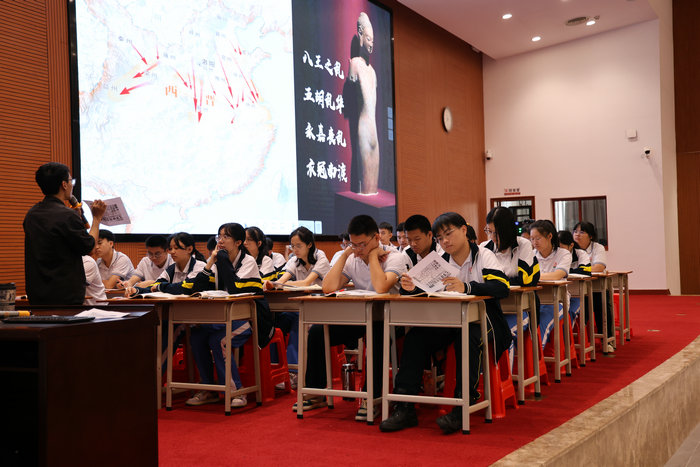 1716003243195904.jpg 文昌中学公开课《兰亭集序》.JPG