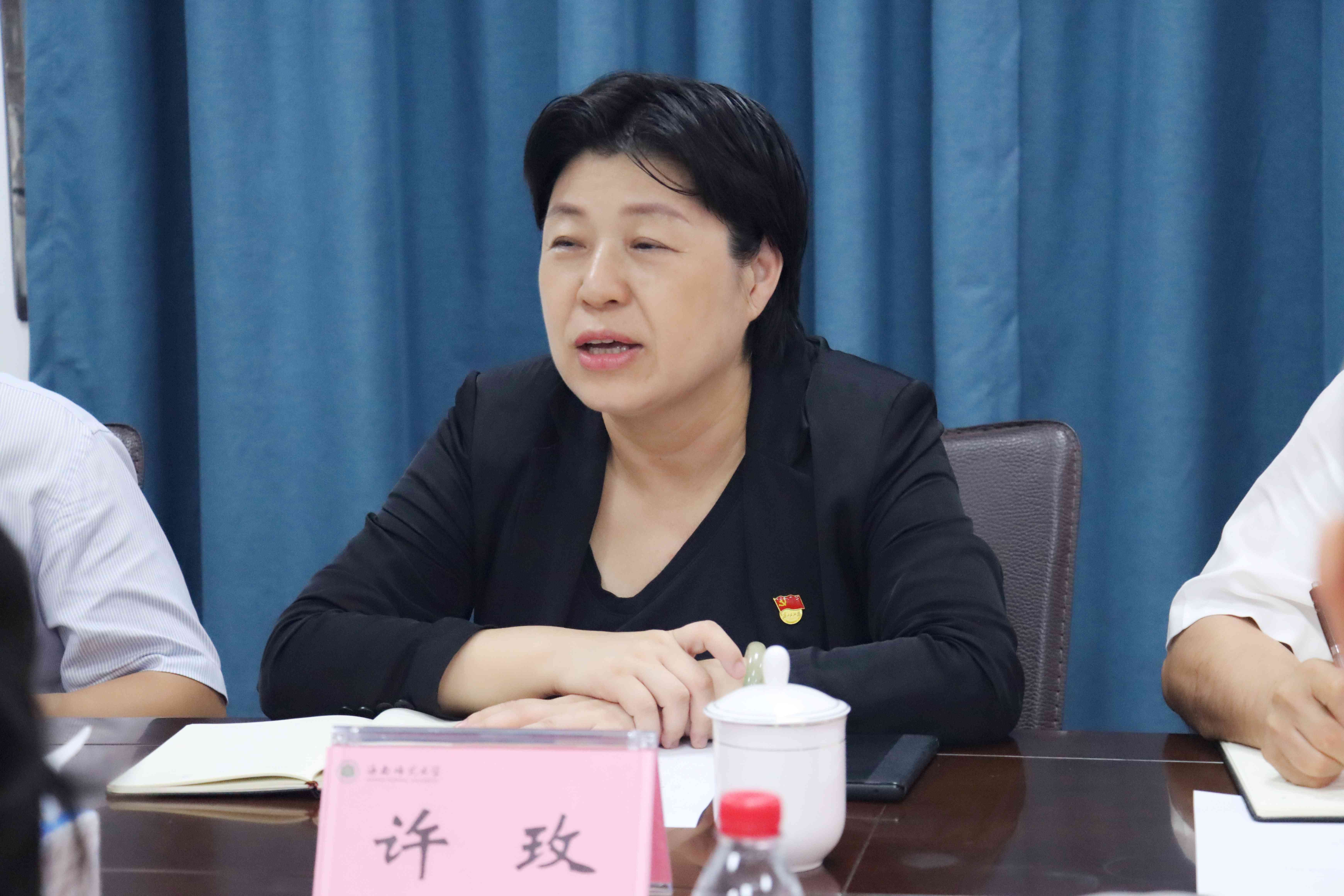 许玫一行到各学院开展党建工作调研