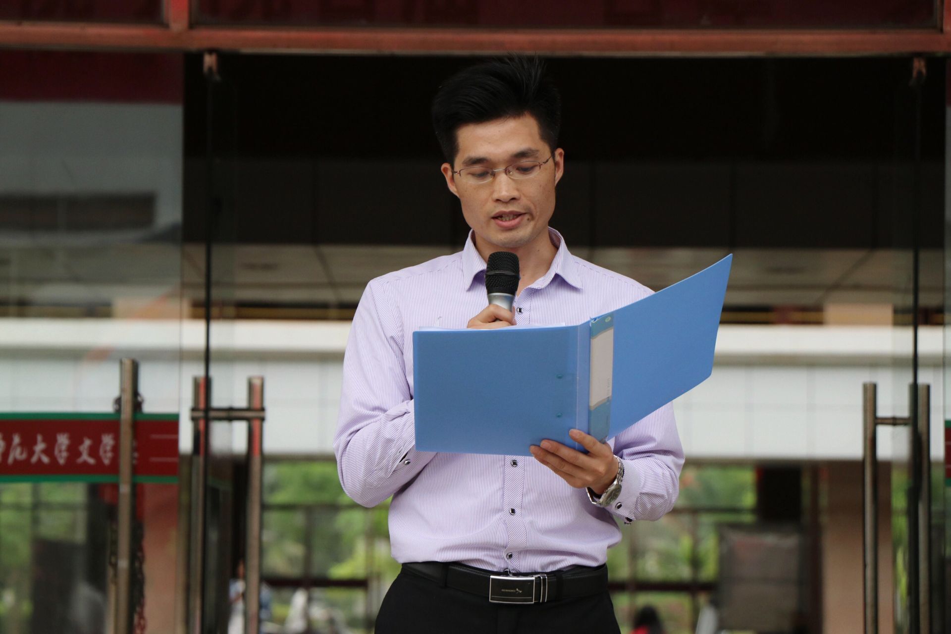 新闻传播与影视学院首届“自律”文化节盛大开幕