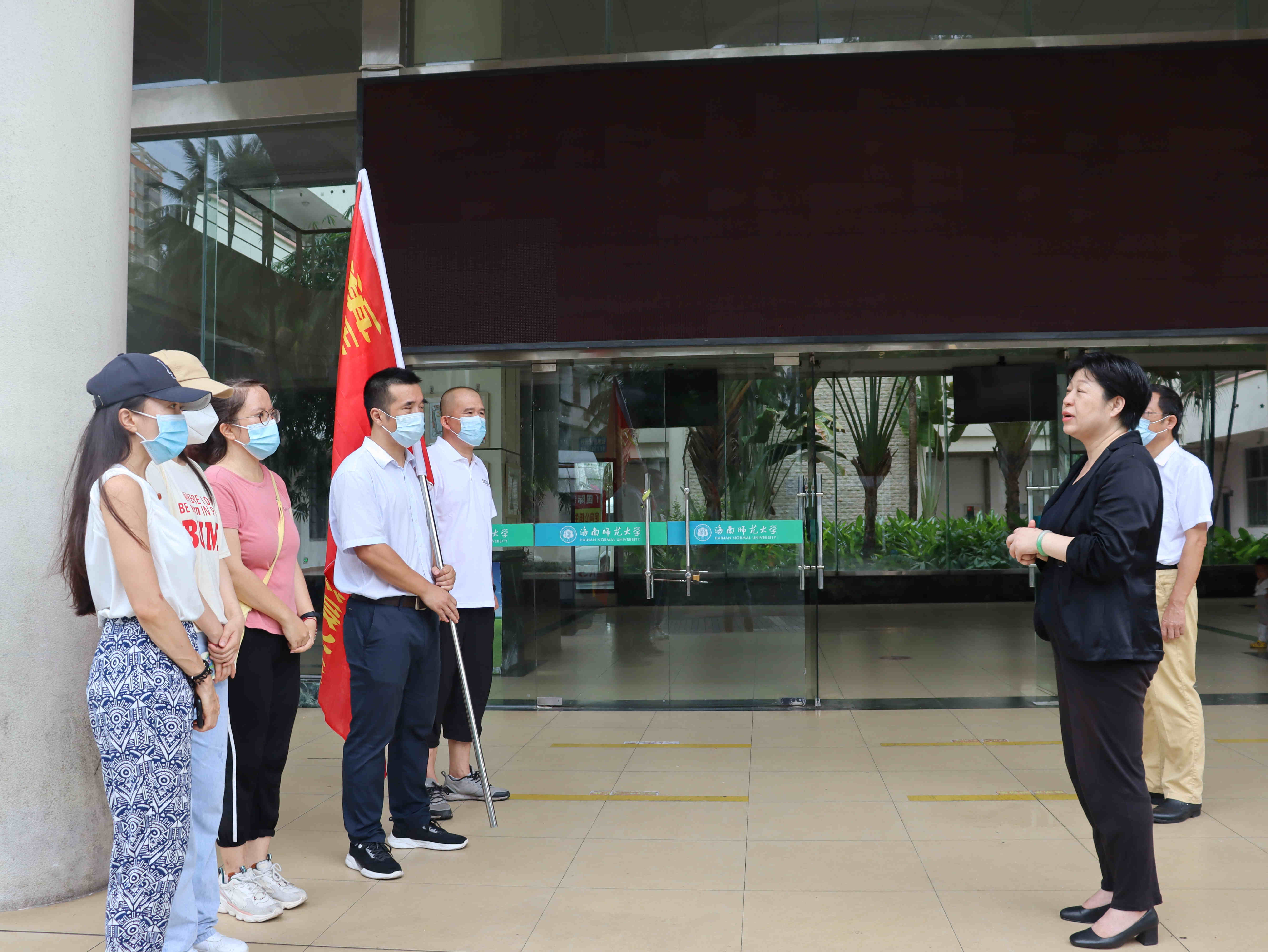 发挥外语人才优势，海师第六批志愿服务队奔赴战疫一线