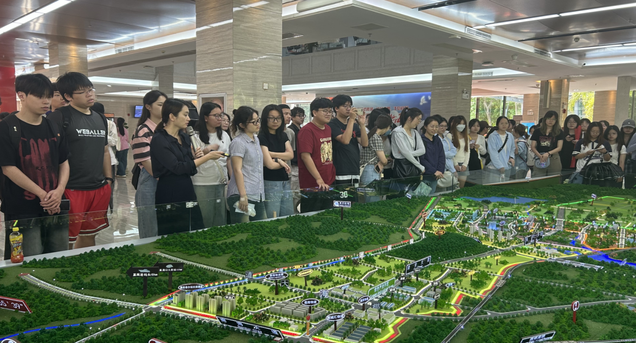 经济学系2021级、2022级顺利完成专业见习活动