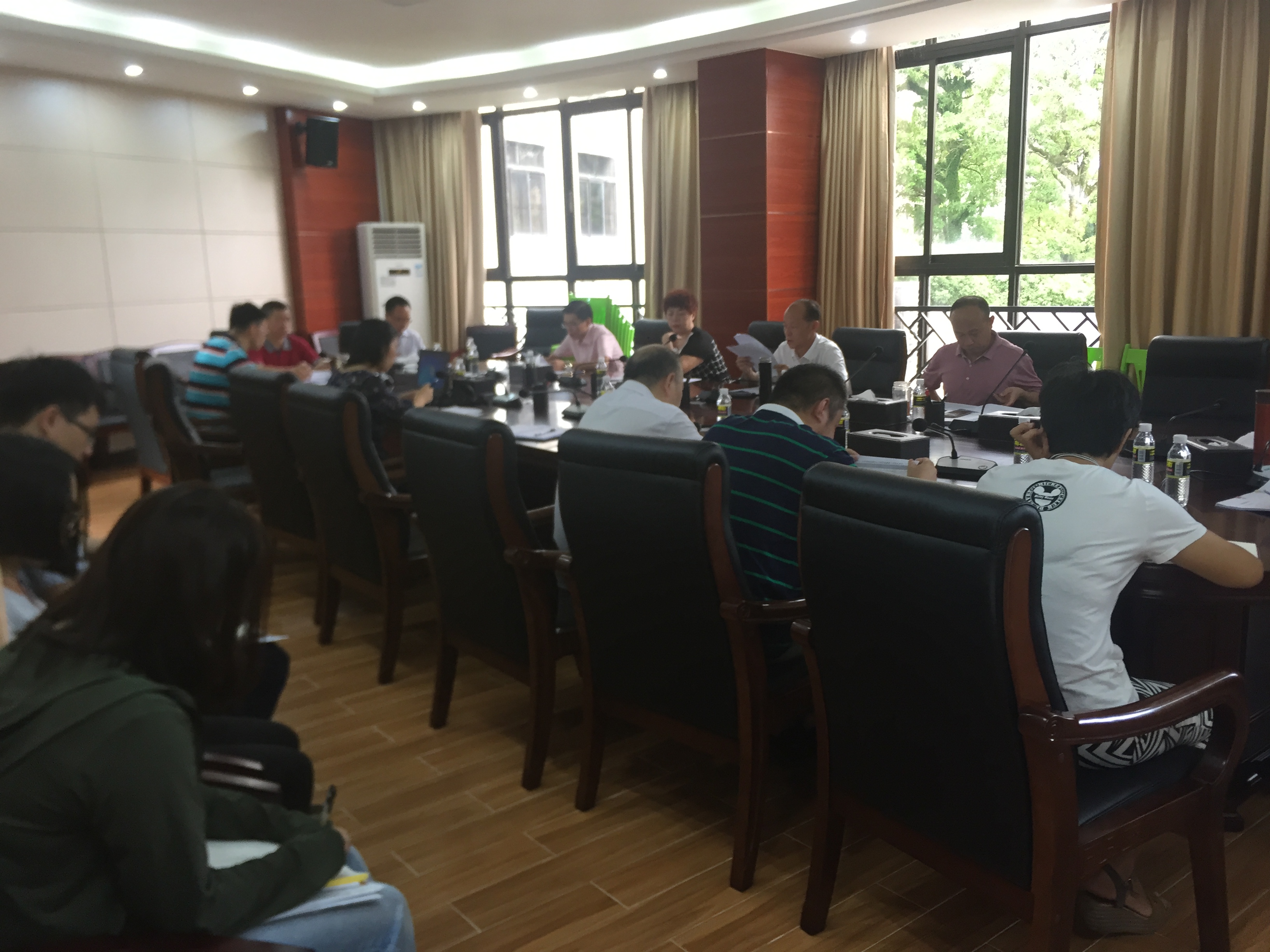 机关党委第五支部党小组学习贯彻习近平总书记全国教育大会重要讲话