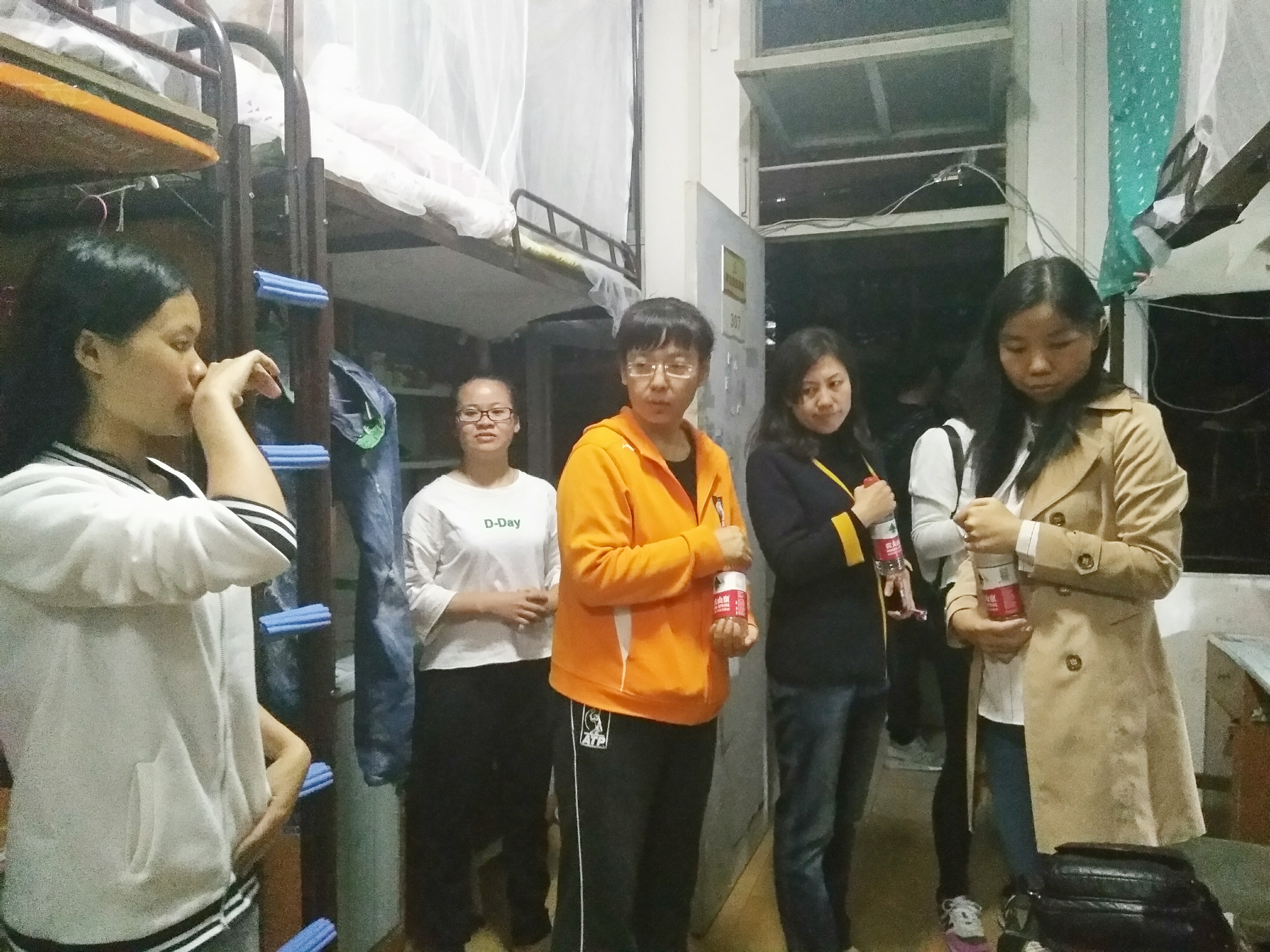 春风送暖上心头----记物理与电子工程学院新学期宿舍走访