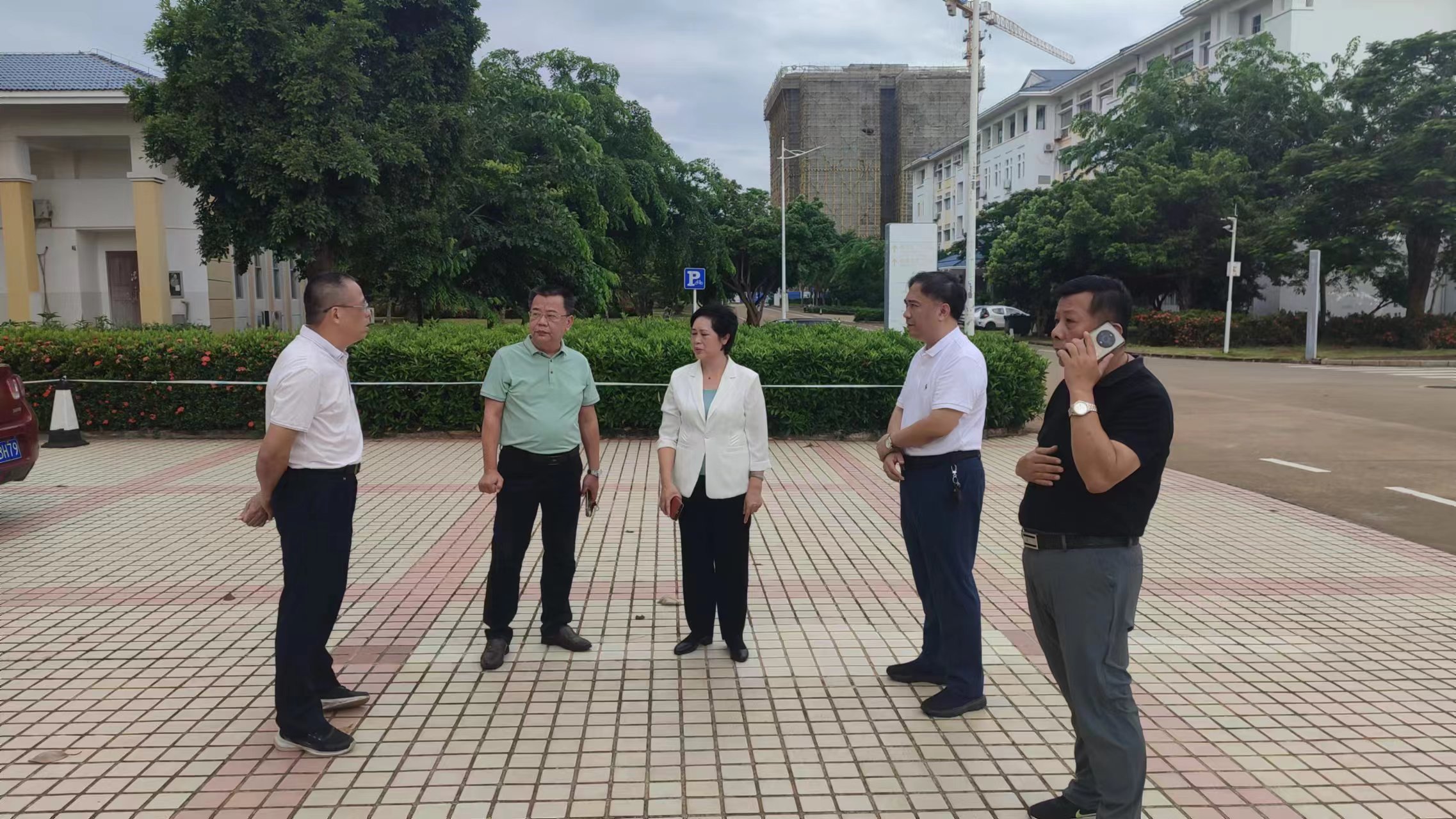 校领导分赴龙昆南、桂林洋校区检查校园防风防汛工作