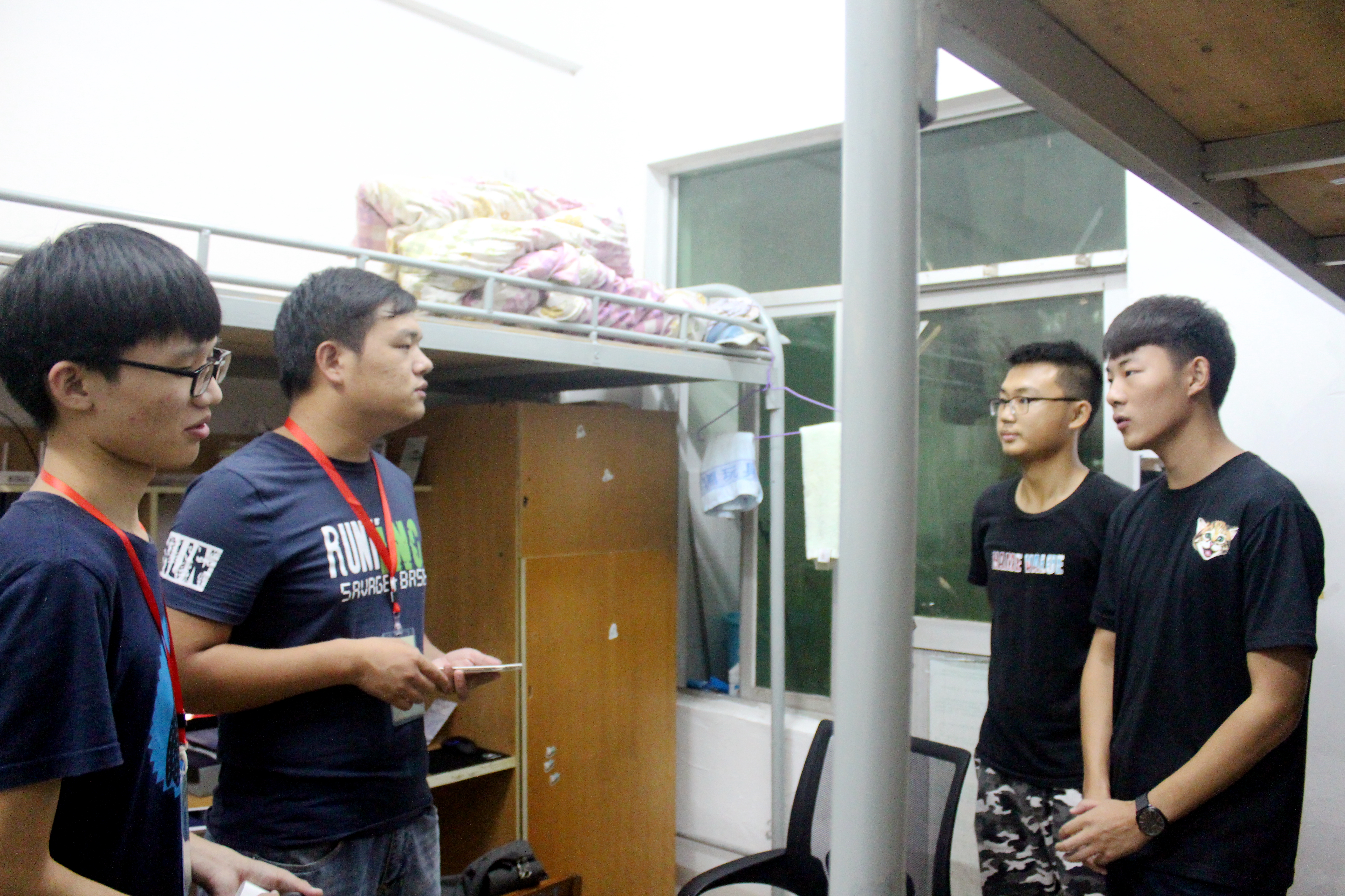 青年之声・“双创”经管在行动：学院的文明播撒――记经管学院宿舍“双创”知识抽查