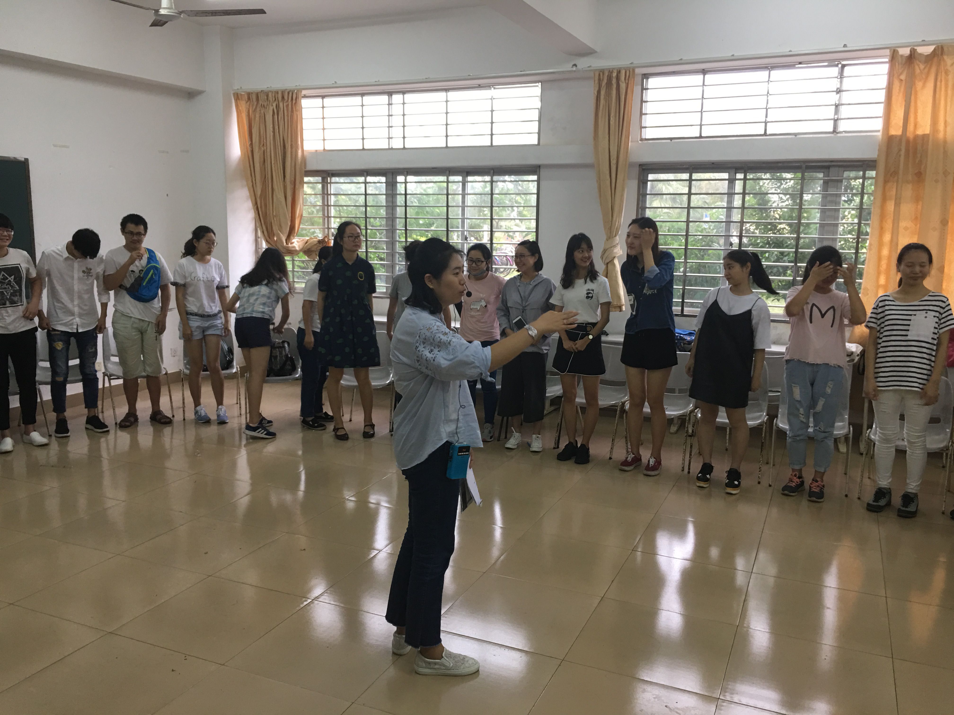 青年之声・记新闻传播与影视学院2016级文史法7班团体心理辅导活动