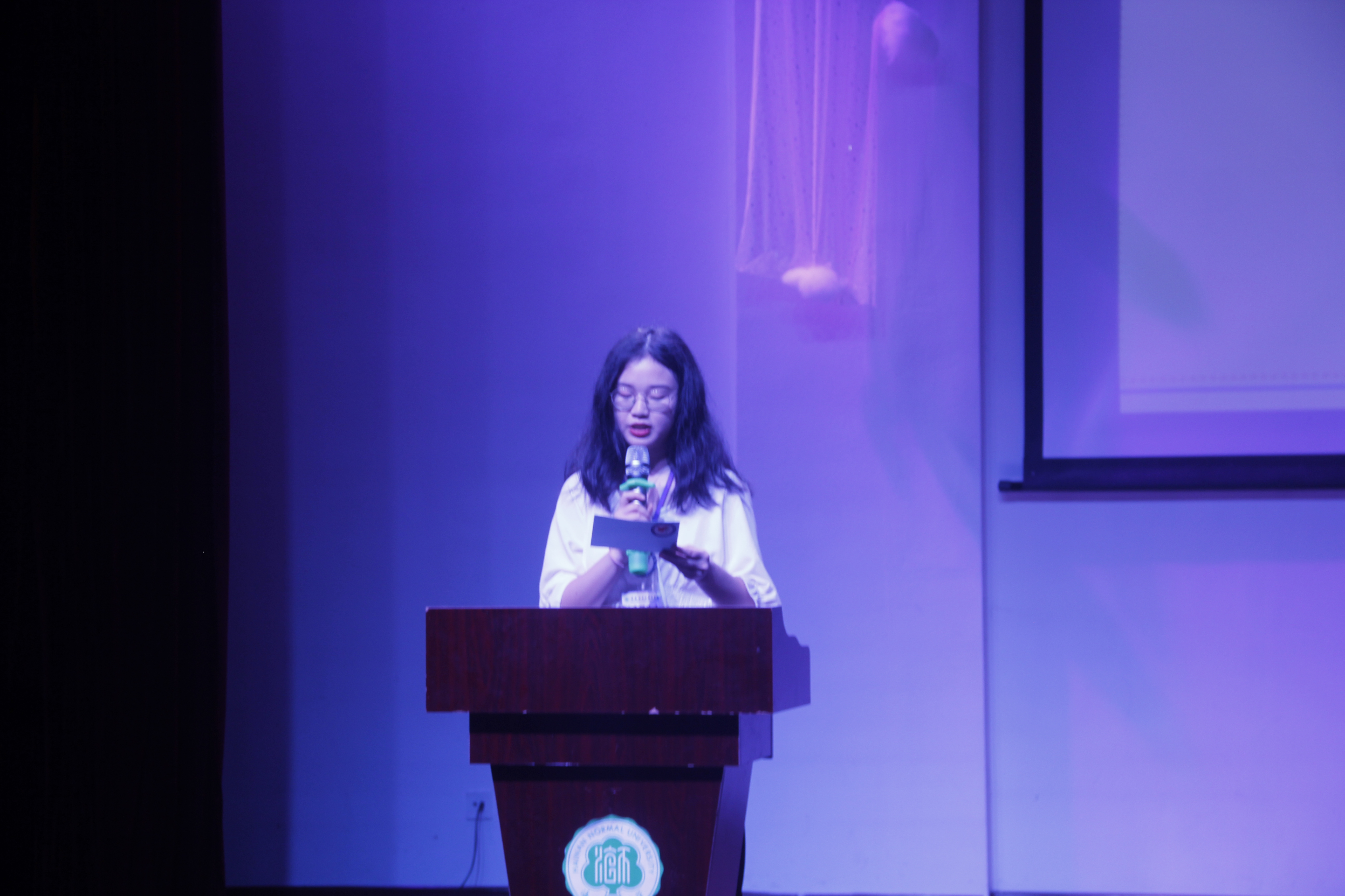 青年之声・记“青语鸣志，熠耀其华”文学院2018-2019学年度志愿者表彰大会暨优秀班级服务队评选决赛