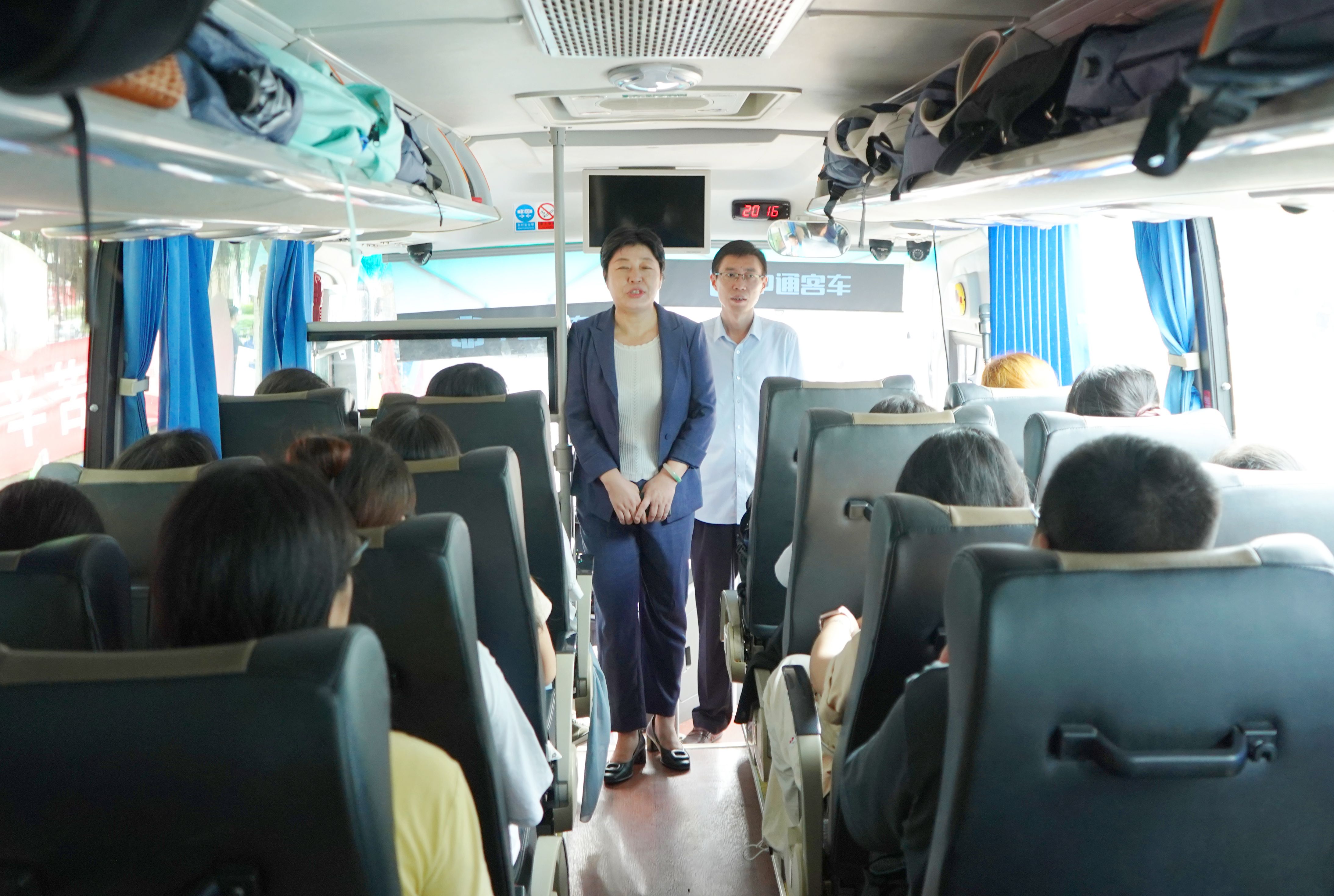 我校1925名实习生分赴海南18个市县参加顶岗和教育集中实习 