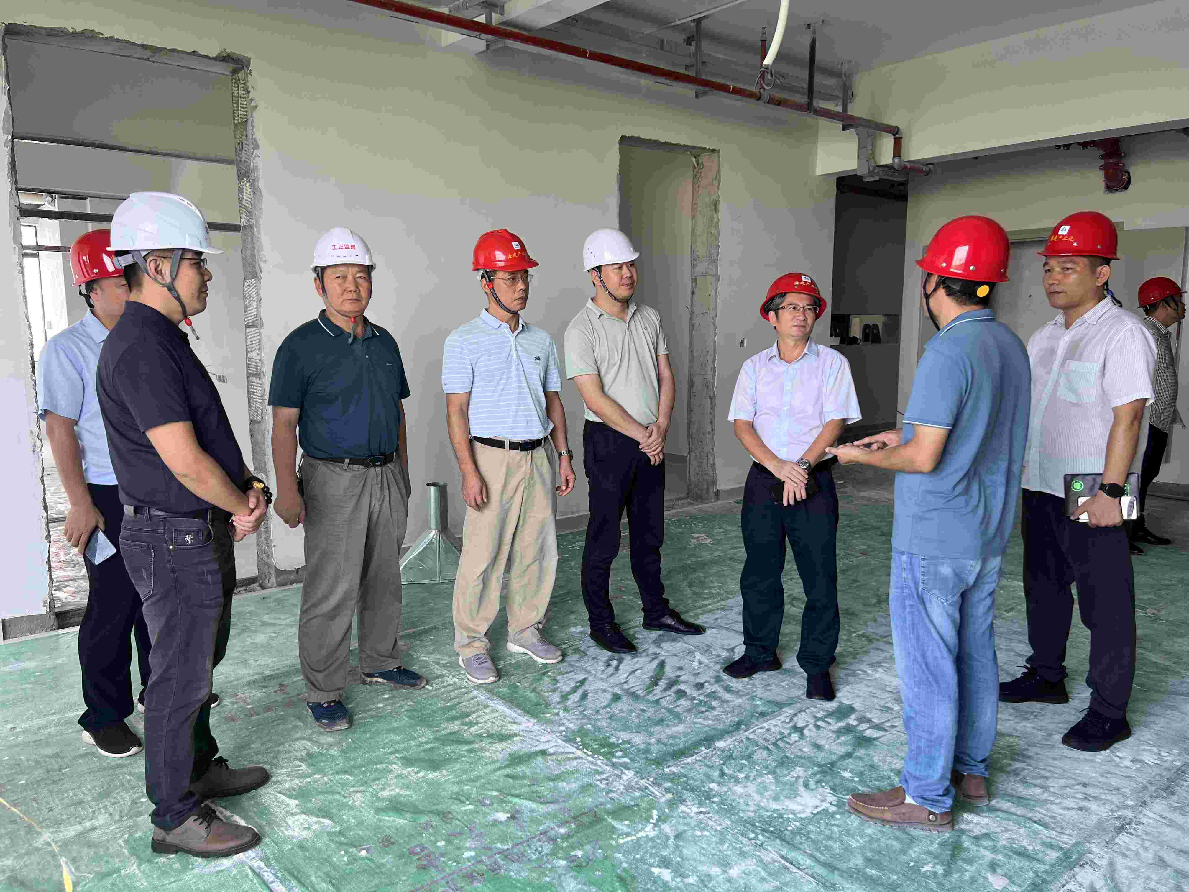 校领导带队开展“中秋国庆”节前校园安全检查