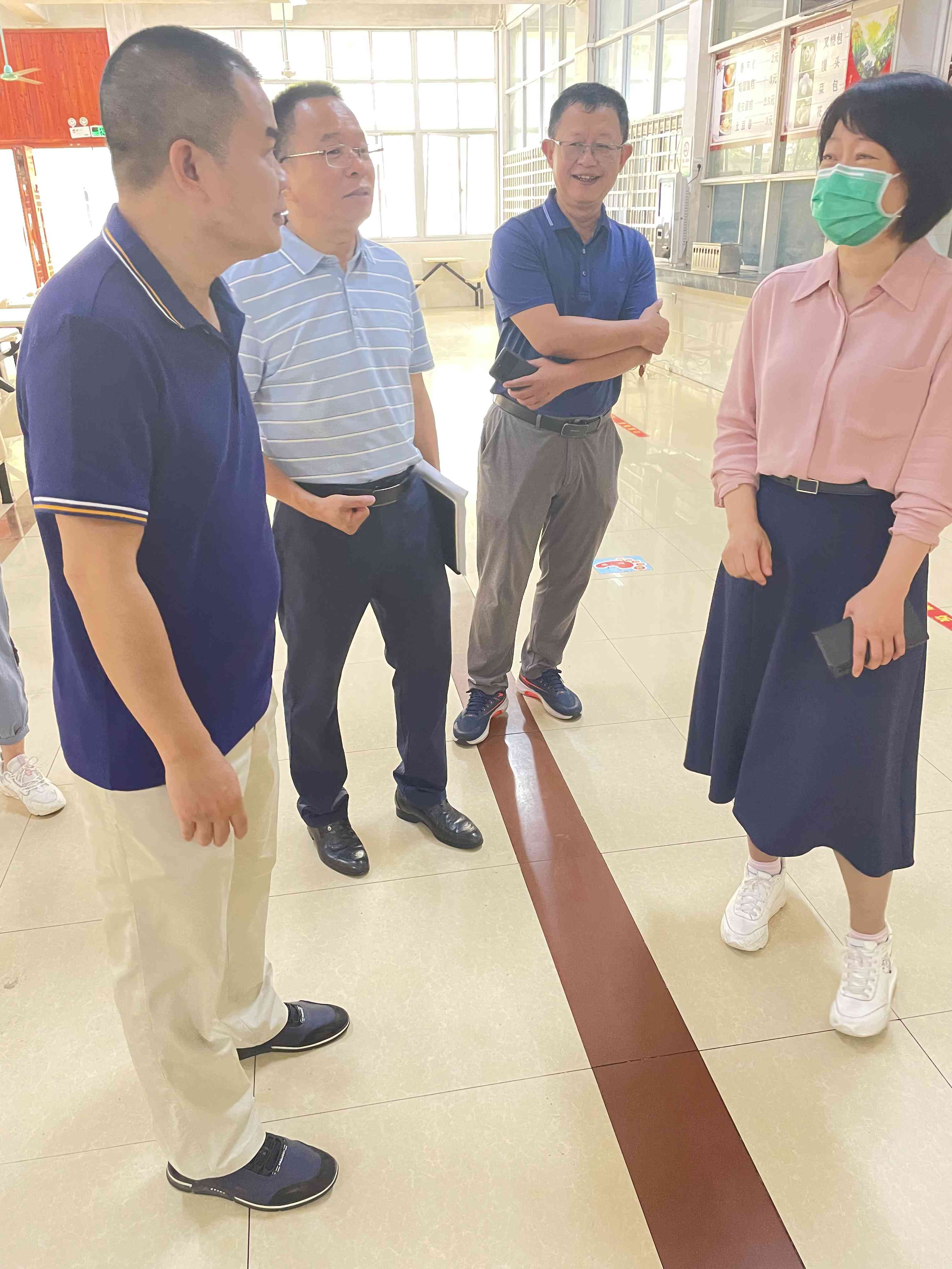 校领导检查调研龙昆南校区食堂和校园环境