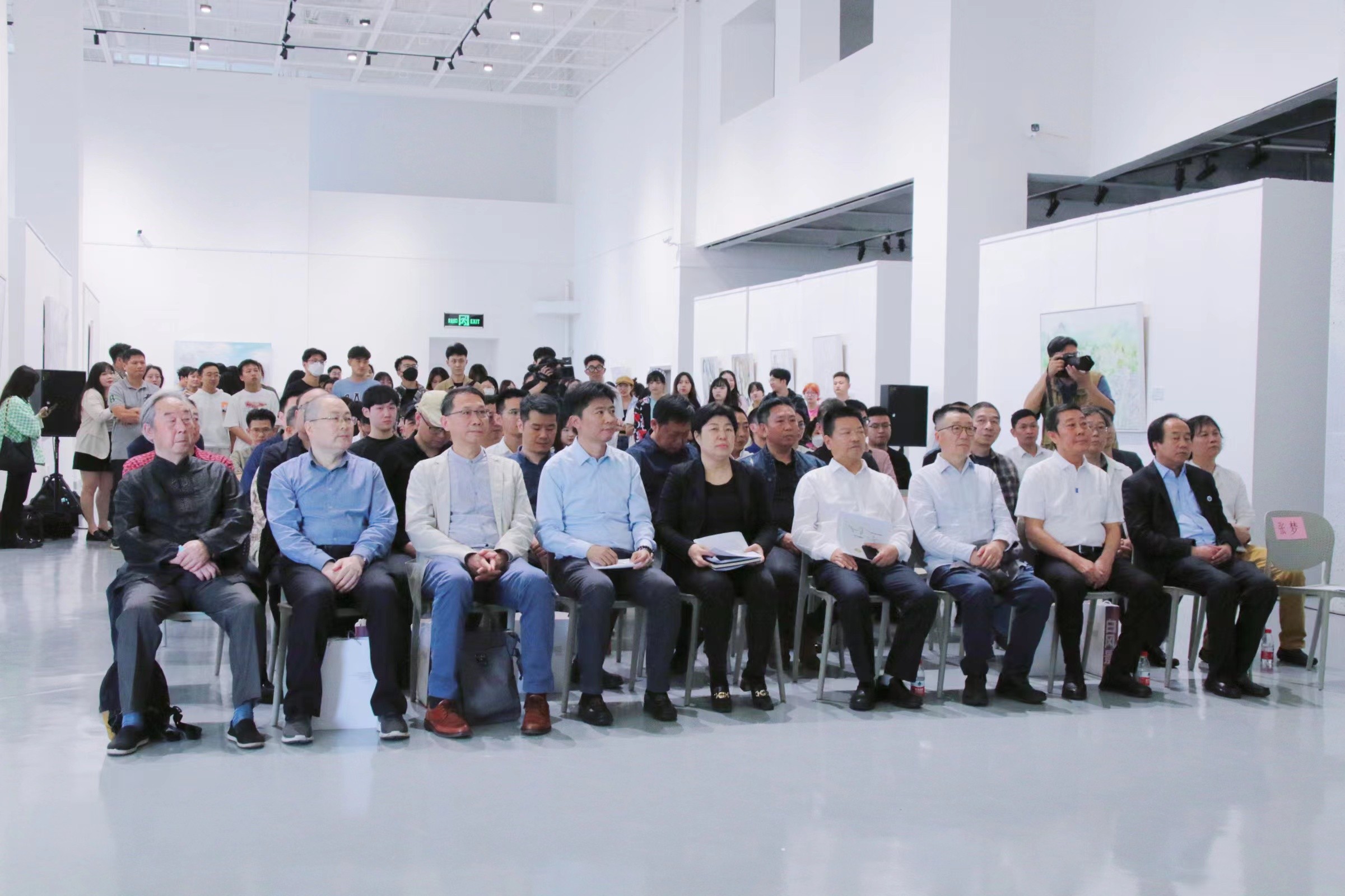 “白风景”―刘春冰油画作品巡展在星空游戏官方美术馆开幕