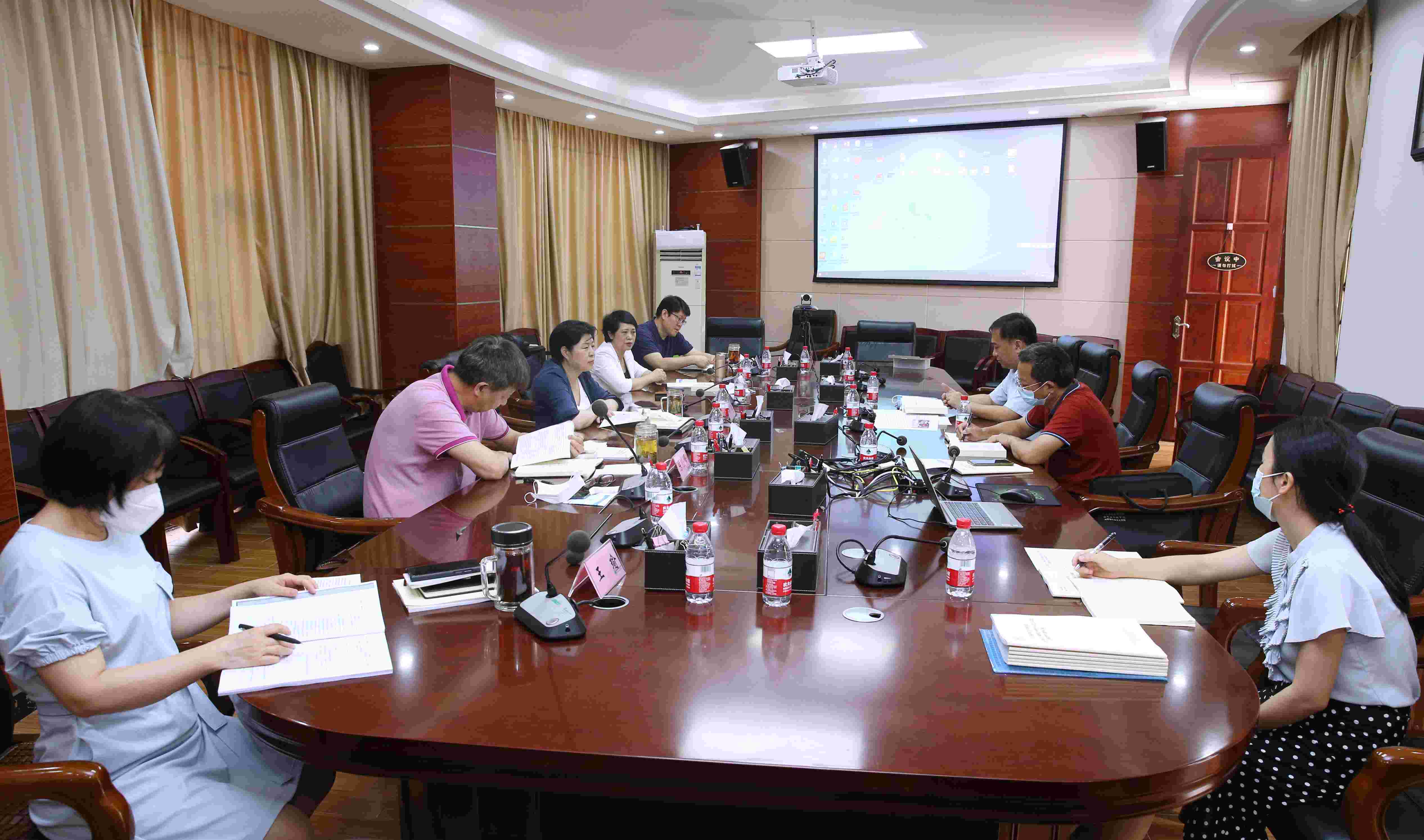 我校党委主题教育读书班开展“以自我革命精神推进全面从严治党”专题学习