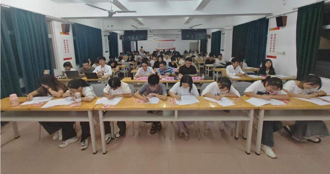 我院顺利开展数学文化节系列活动之 “数学之星”最强争霸赛复决赛