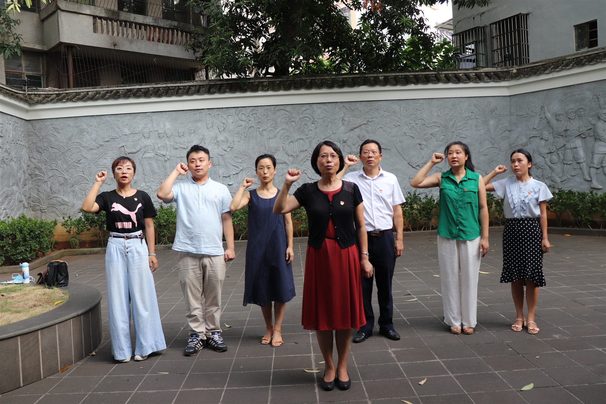 弘扬琼崖革命传统 为海南自贸港建设作贡献---刁晓平带领机关党委第三支部赴中共琼崖一大旧址开展党日活动