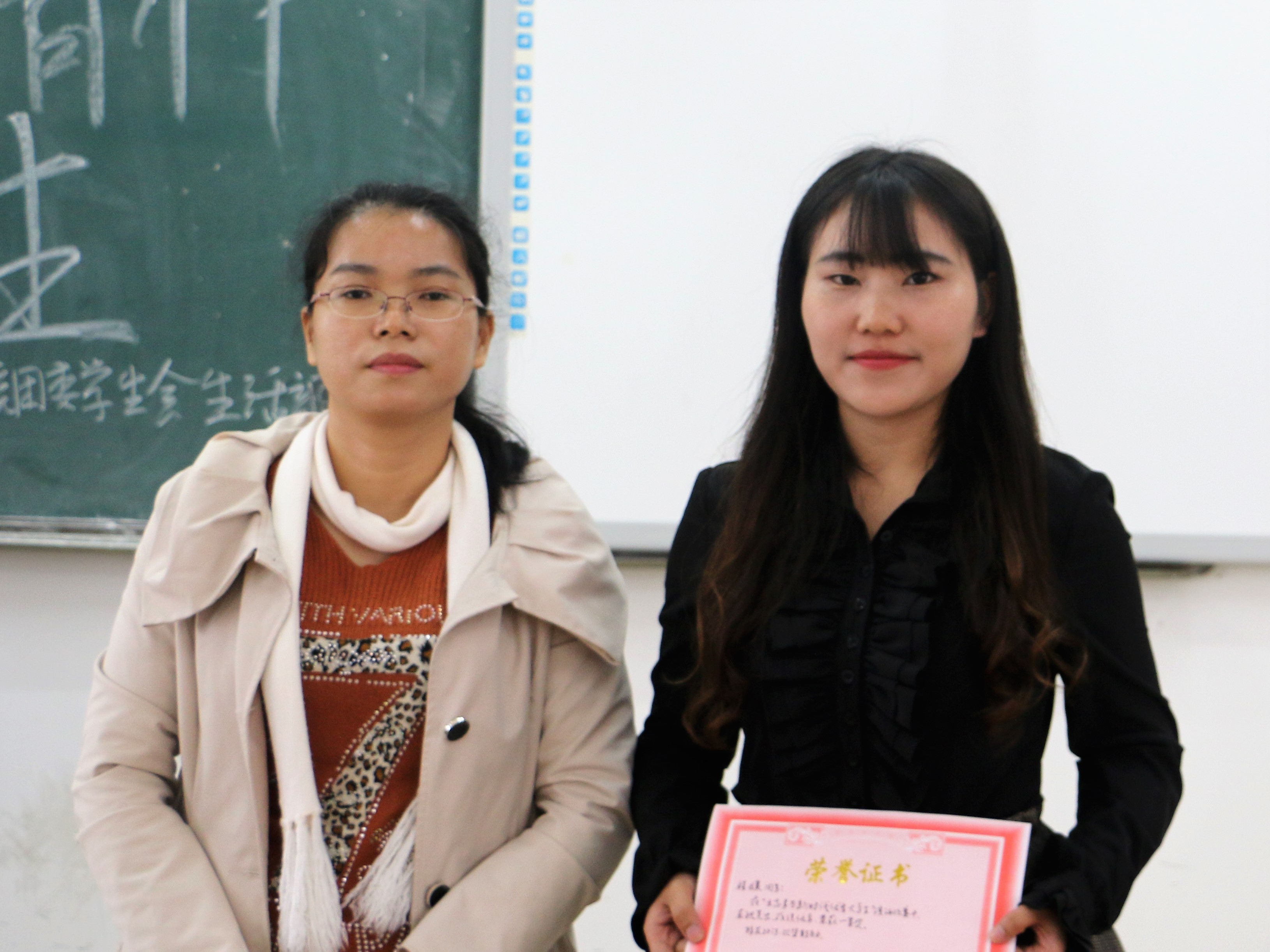 青年之声・新闻传播与影视学院“学习贯彻党的十九大精神，立志争当新时代优秀大学生”主题演讲比赛圆满举办