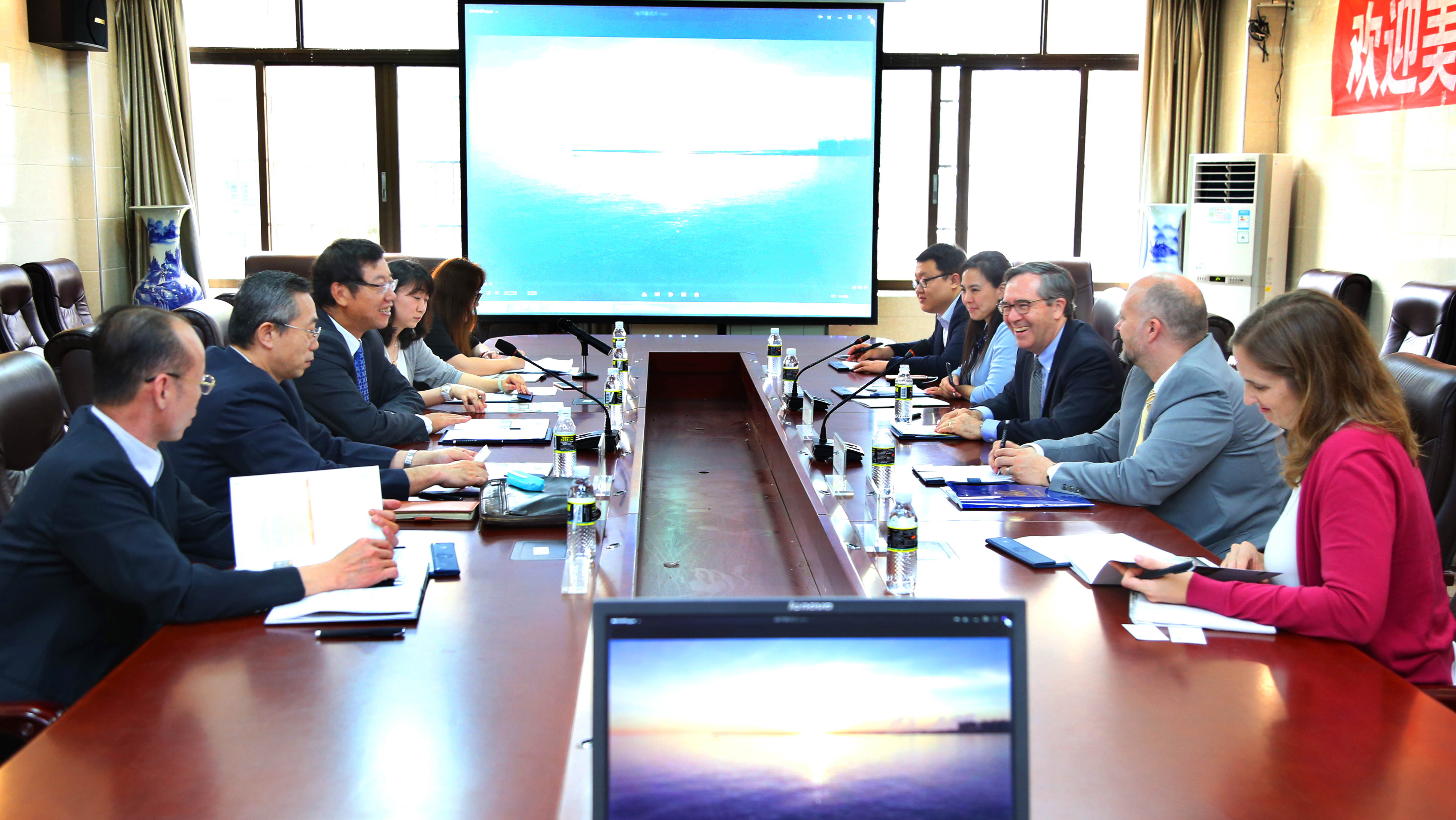 我校校长林强会见美国驻广州总领事白智理一行