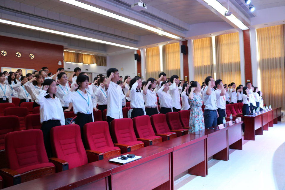 青年之声・教育与心理学院召开2018―2019学年受聘大会