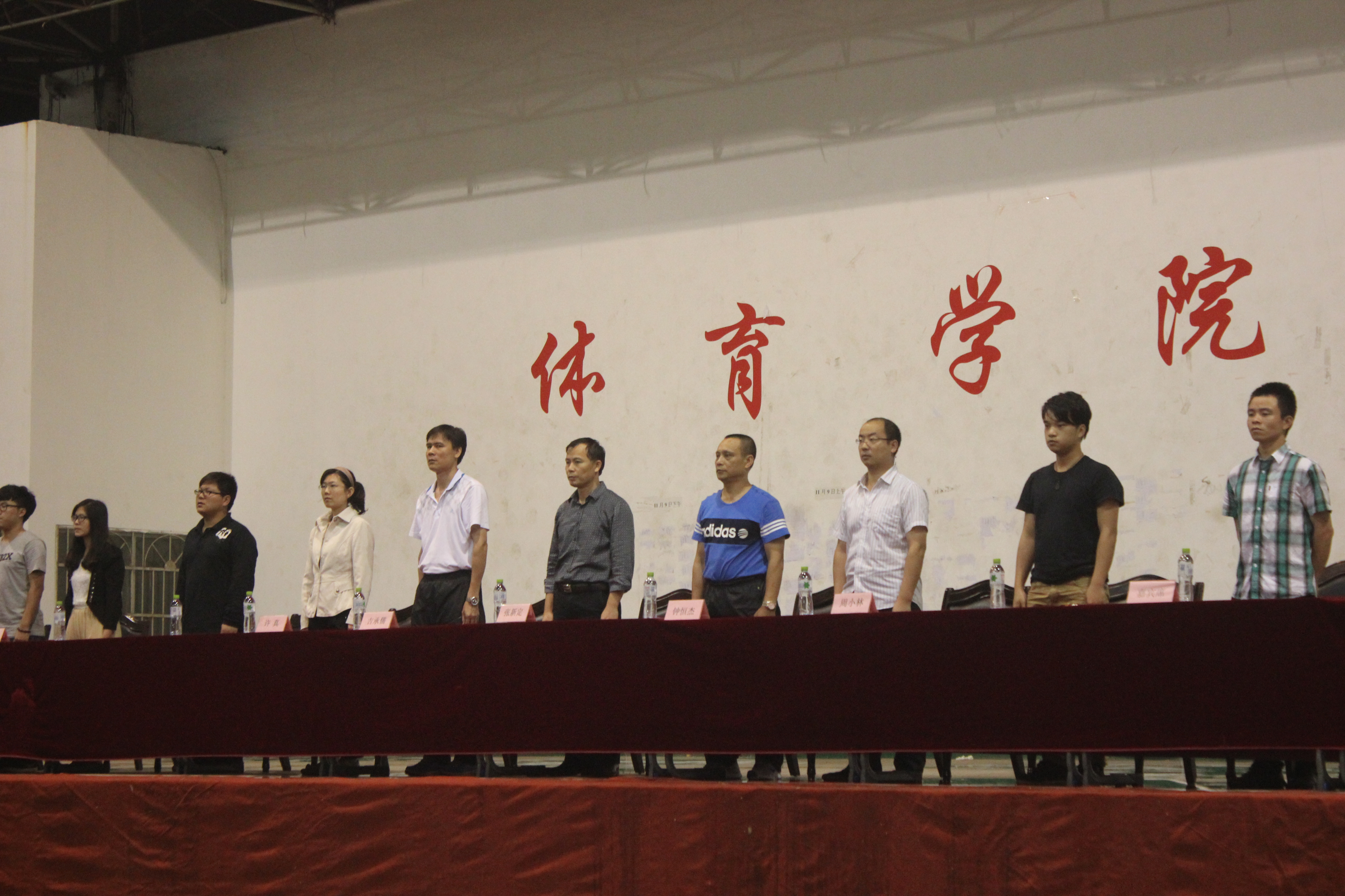 体育学院“欢送杯”篮球赛正式开赛