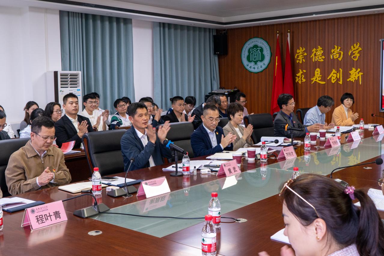 各二级党组织召开换届选举党员大会