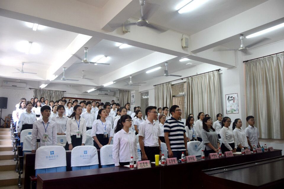 青年之声・做一名受欢迎的学生干部