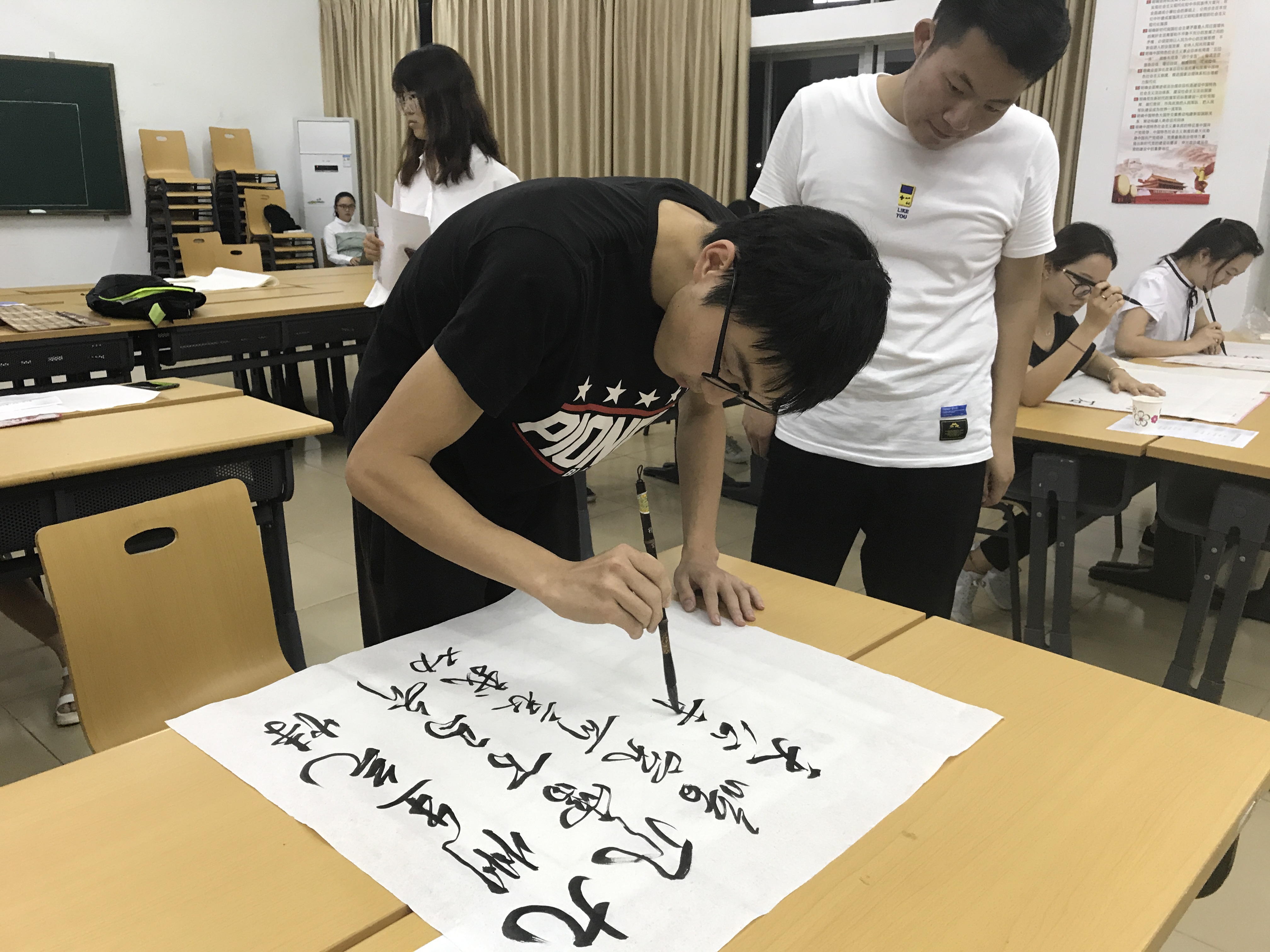 记青年之声・文学院“字承古今，笔书寰宇”第九届三笔字大赛决赛赛后采访