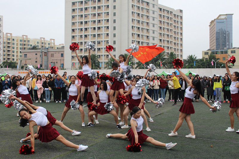 青年之声・拼搏进取，我们在路上 ――记物理与电子工程学院参加第34届校运会